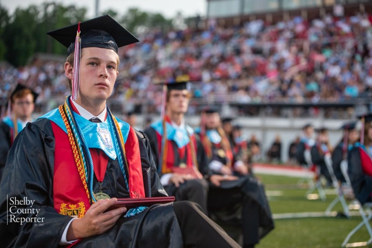 Thompson High graduates nearly 500 seniors