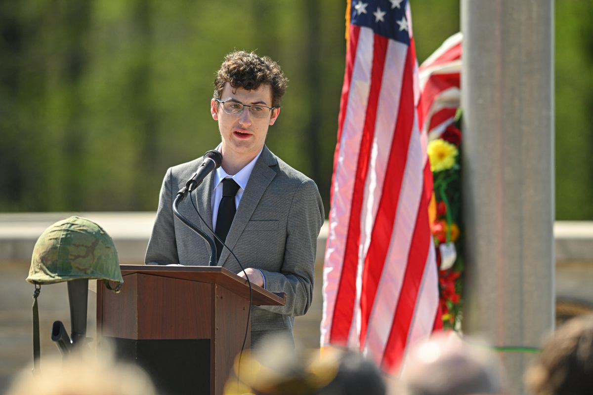 Shelby County DA’s office recognizes high school seniors