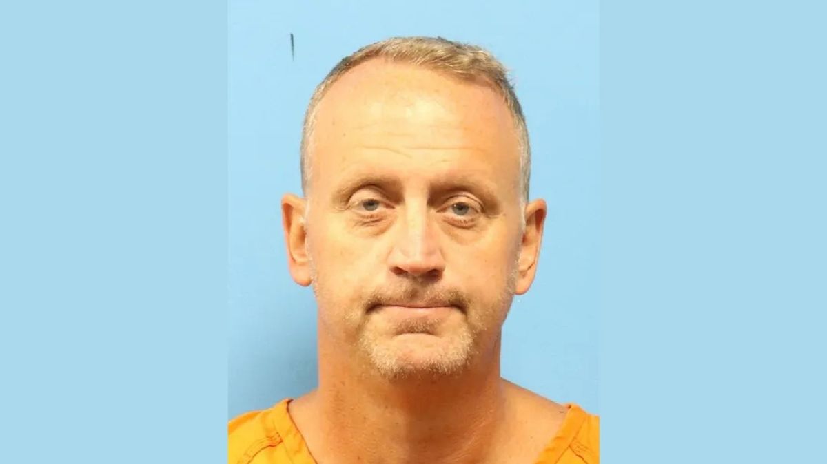 Former UA sports writer enters plea for soliciting prostitut...