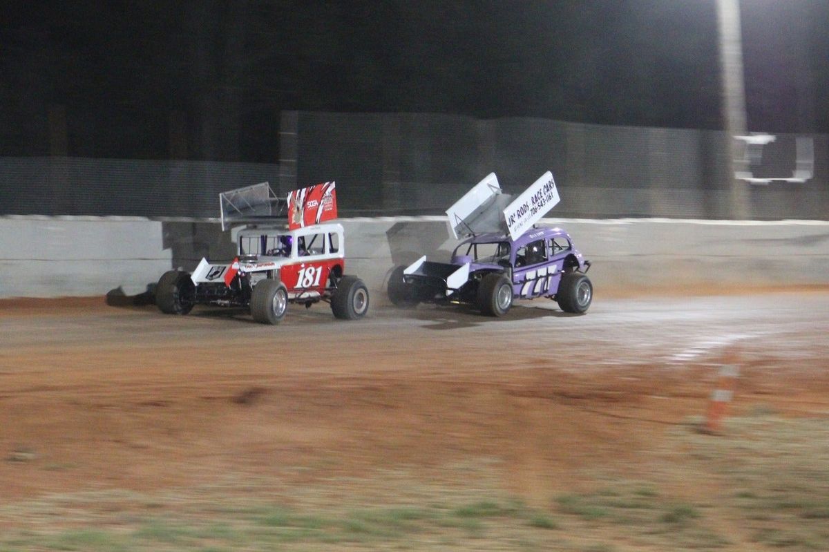Season finale scenes at Buckshot Speedway