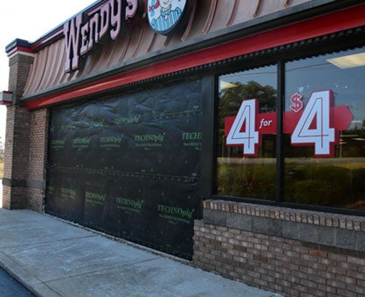 Car crashes into Wendy's restaurant