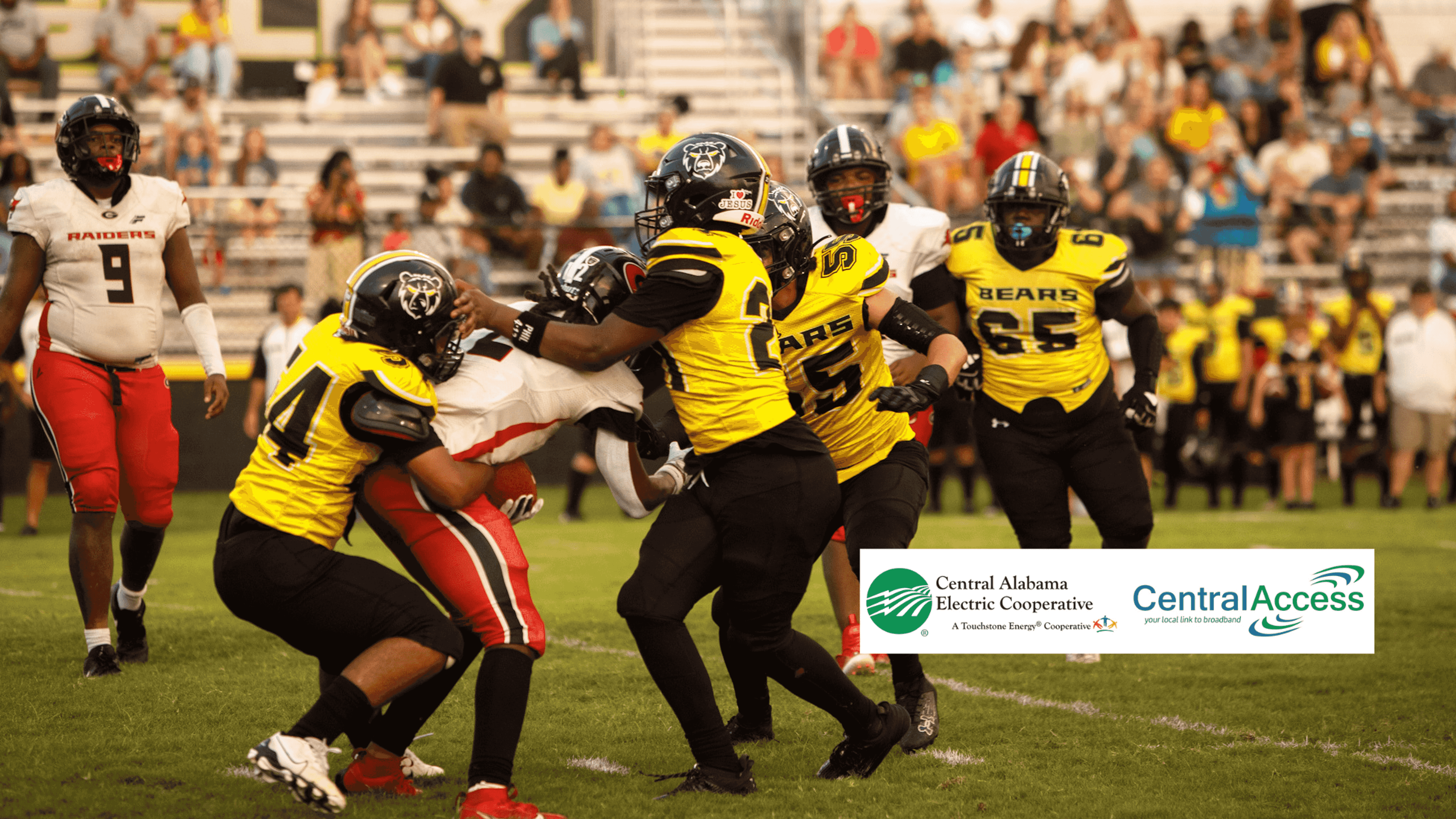 Cutline: Kyson Thomas ends the game with a touchdown and 204 rushing yards.