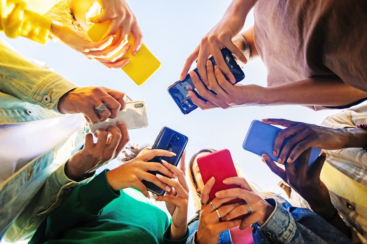 Back To School: Parents should model healthy screen time hab...