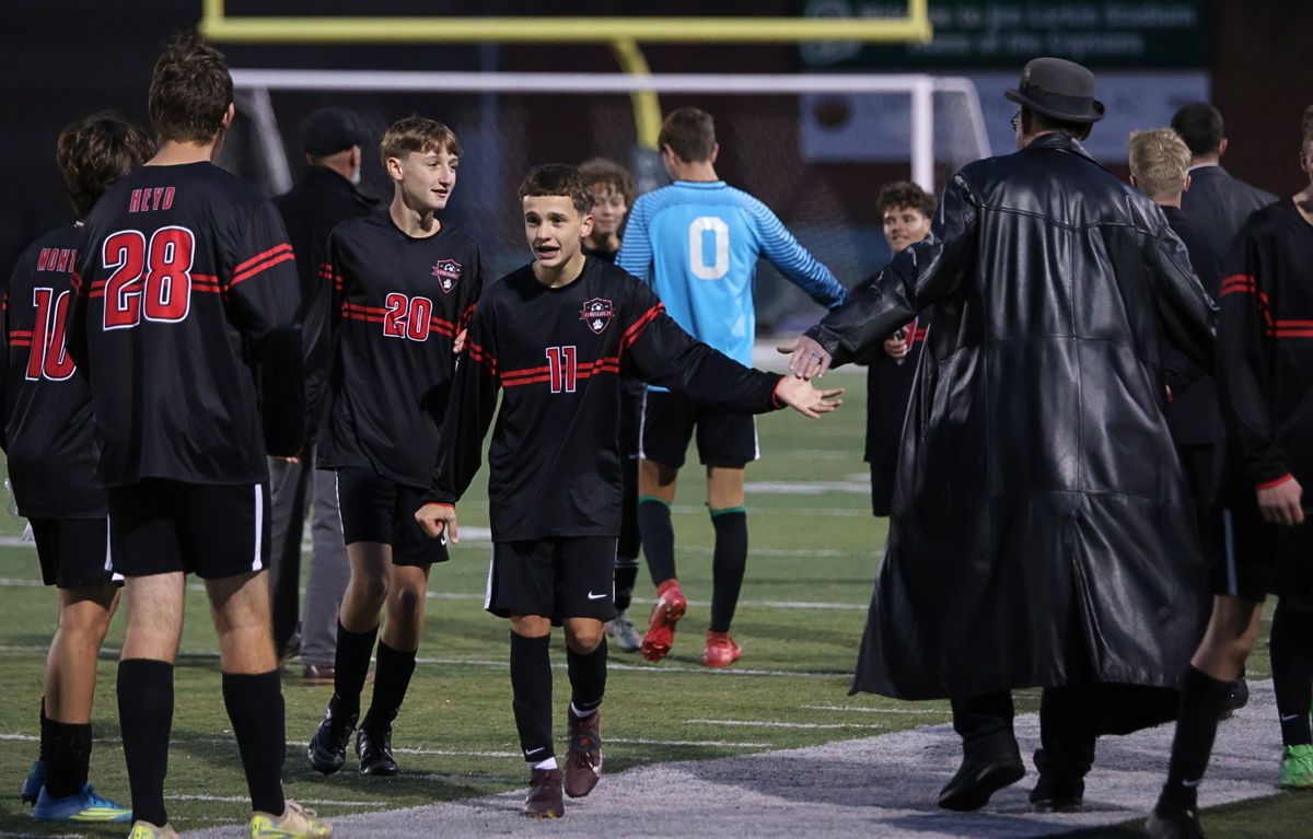 Laingsburg knocks of Valley Lutheran, advances to regional f...