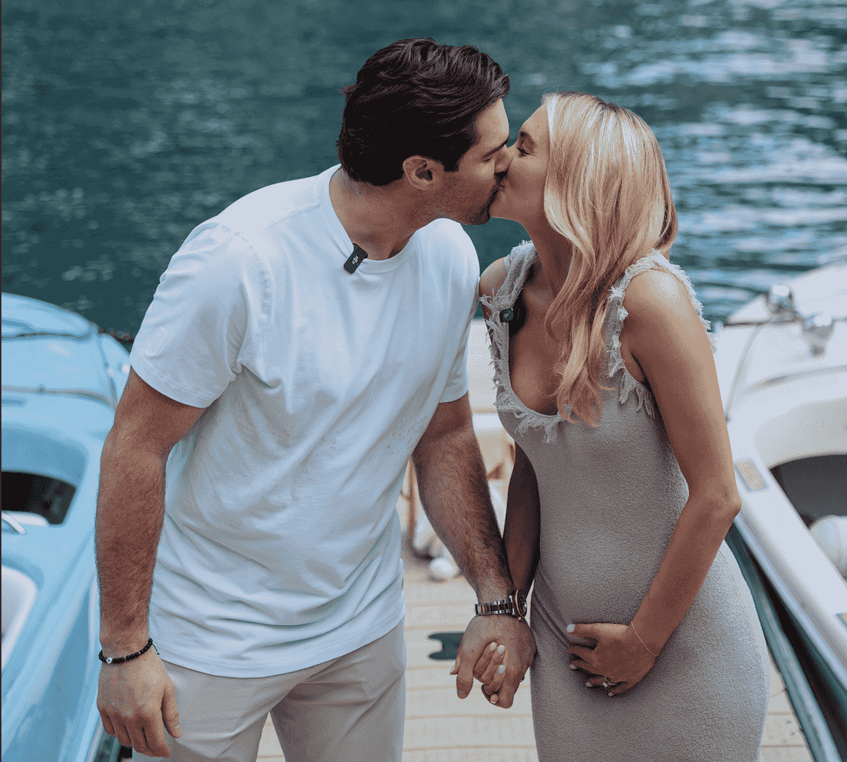 Check out this viral Chicago River gender reveal