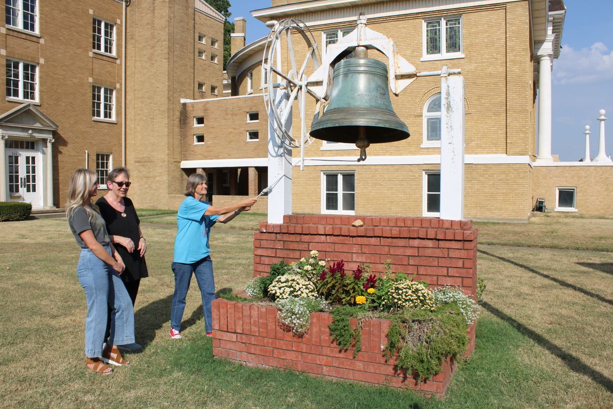 Annual bell ringing event celebrates Constitution Week