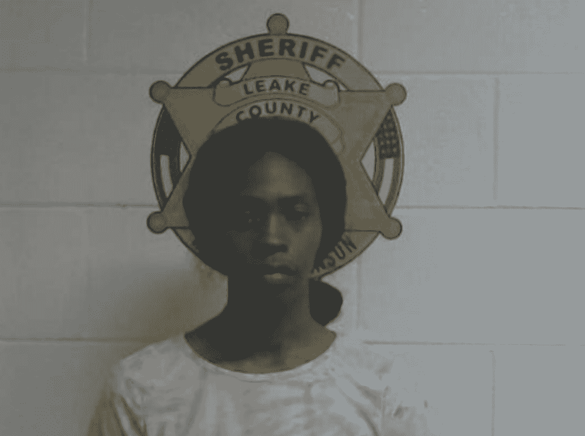 Dollar General employee arrested in burglary of store