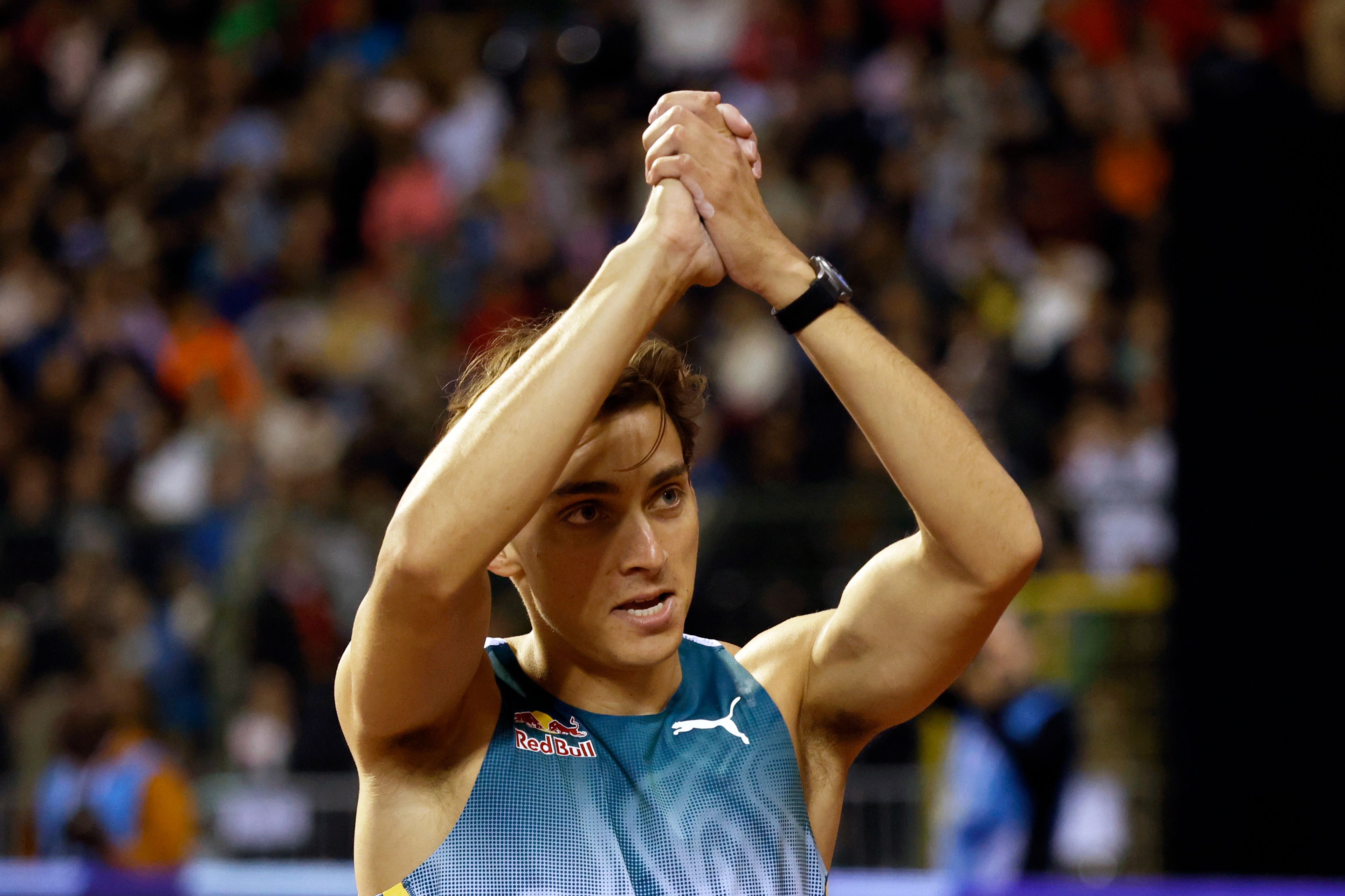 Armand Duplantis, of Sweden, celebrates after winning the men's pole vault during the Diamond League final 2024 athletics meet in Brussels, Friday, Sept. 13, 2024. (AP Photo/Omar Havana)