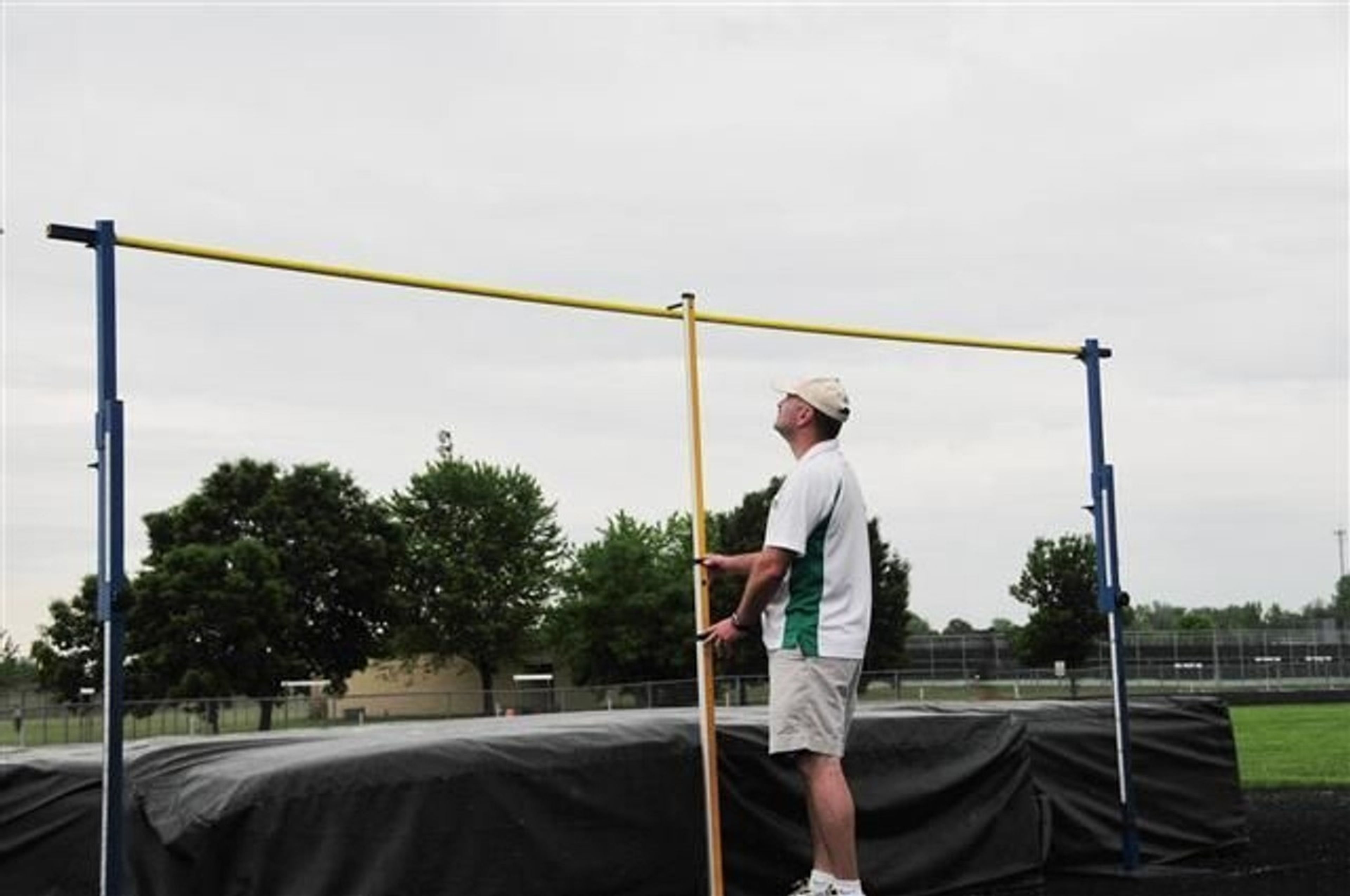 Meters to Feet: The Ultimate Guide to the Metric System in Pole Vaulting and Track & Field