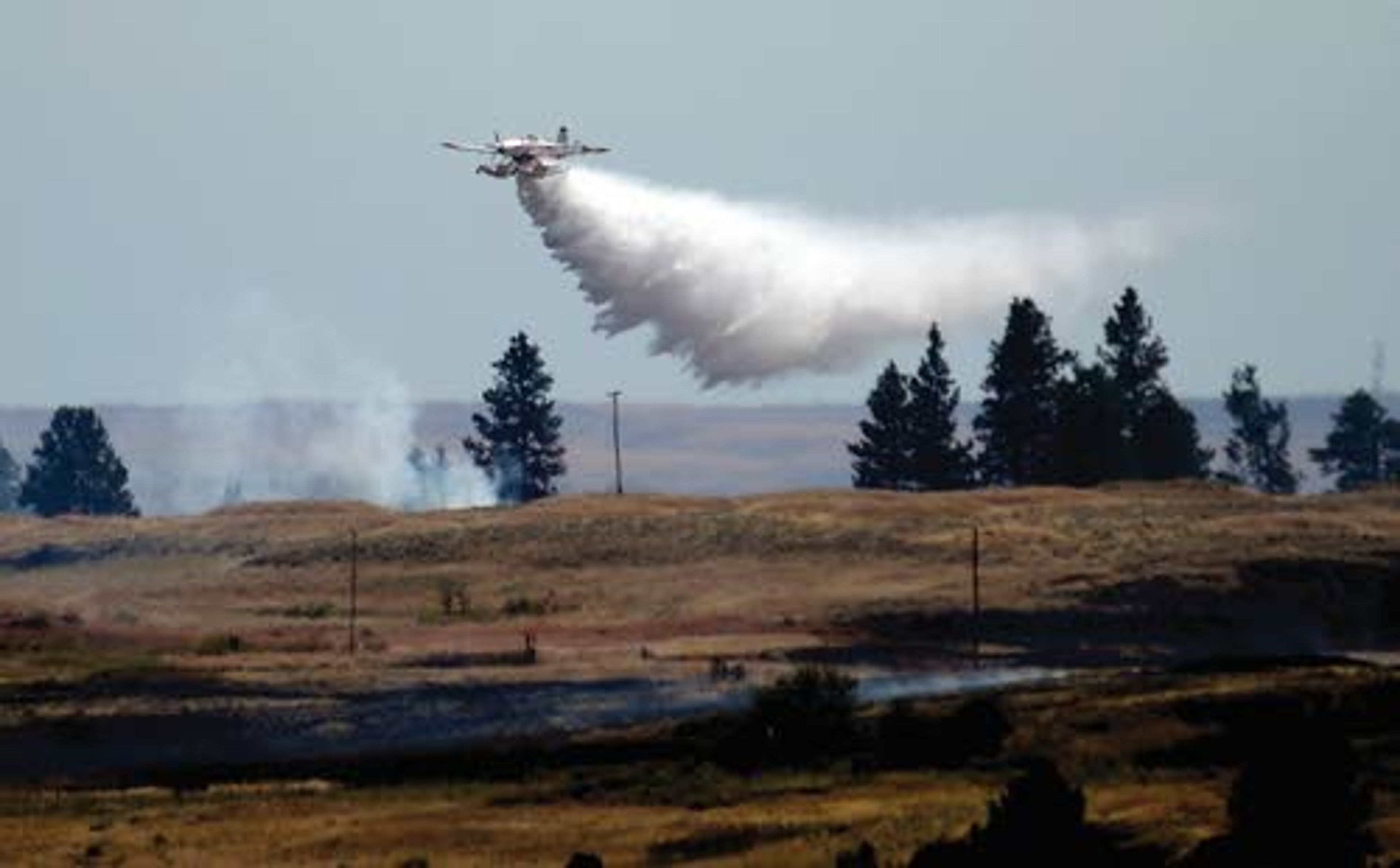Cooler weather aids Washington firefighters