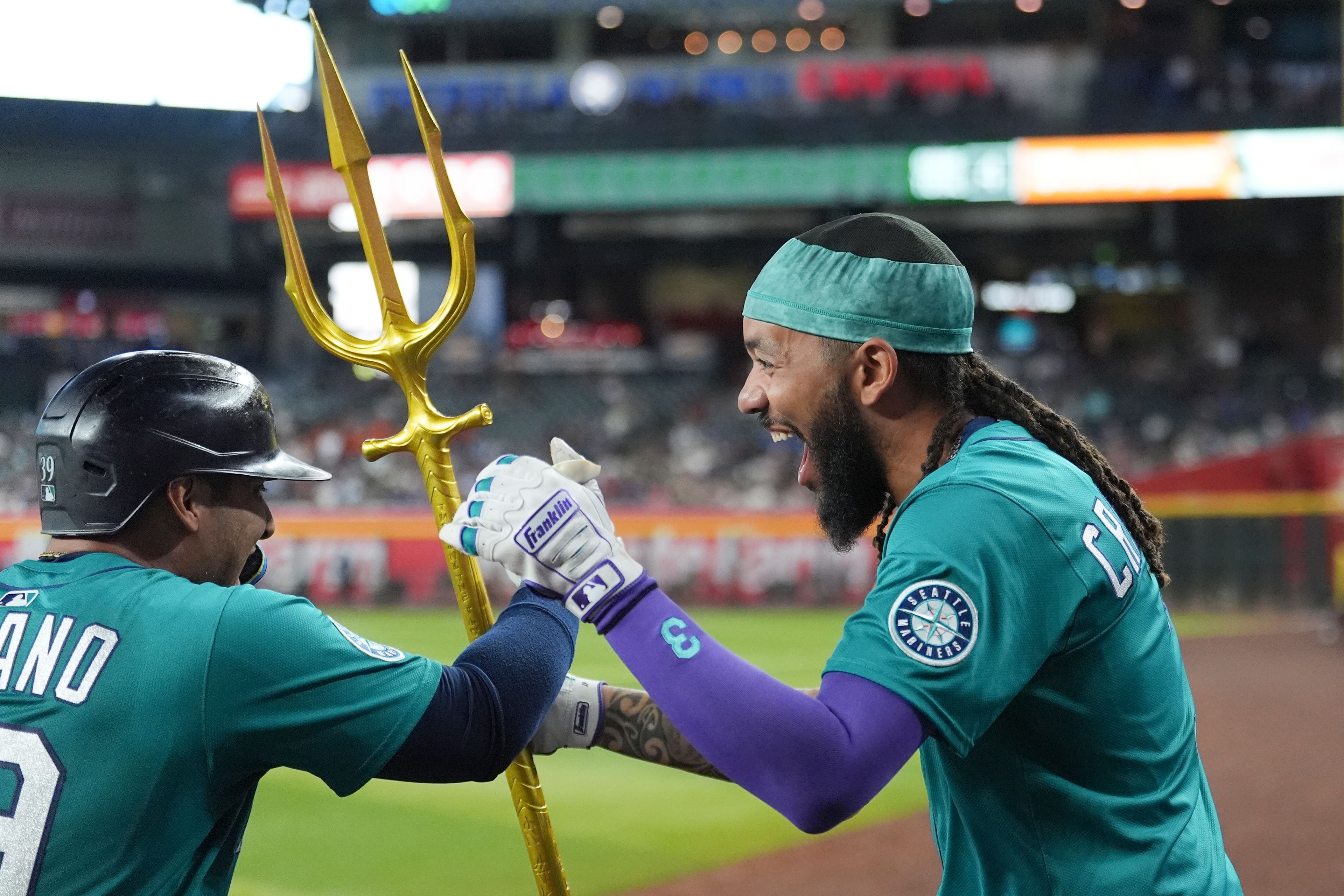 Eugenio Suárez slam gives Mariners bad vibes only as Arizona completes...