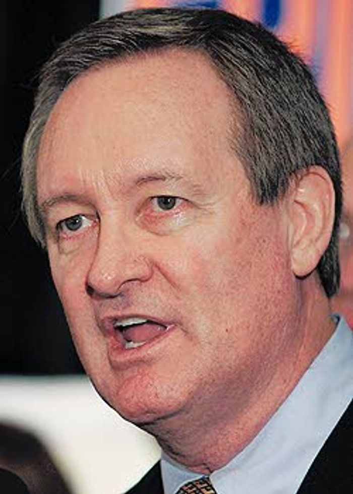 Enviro group sues to expand wolf recovery across country