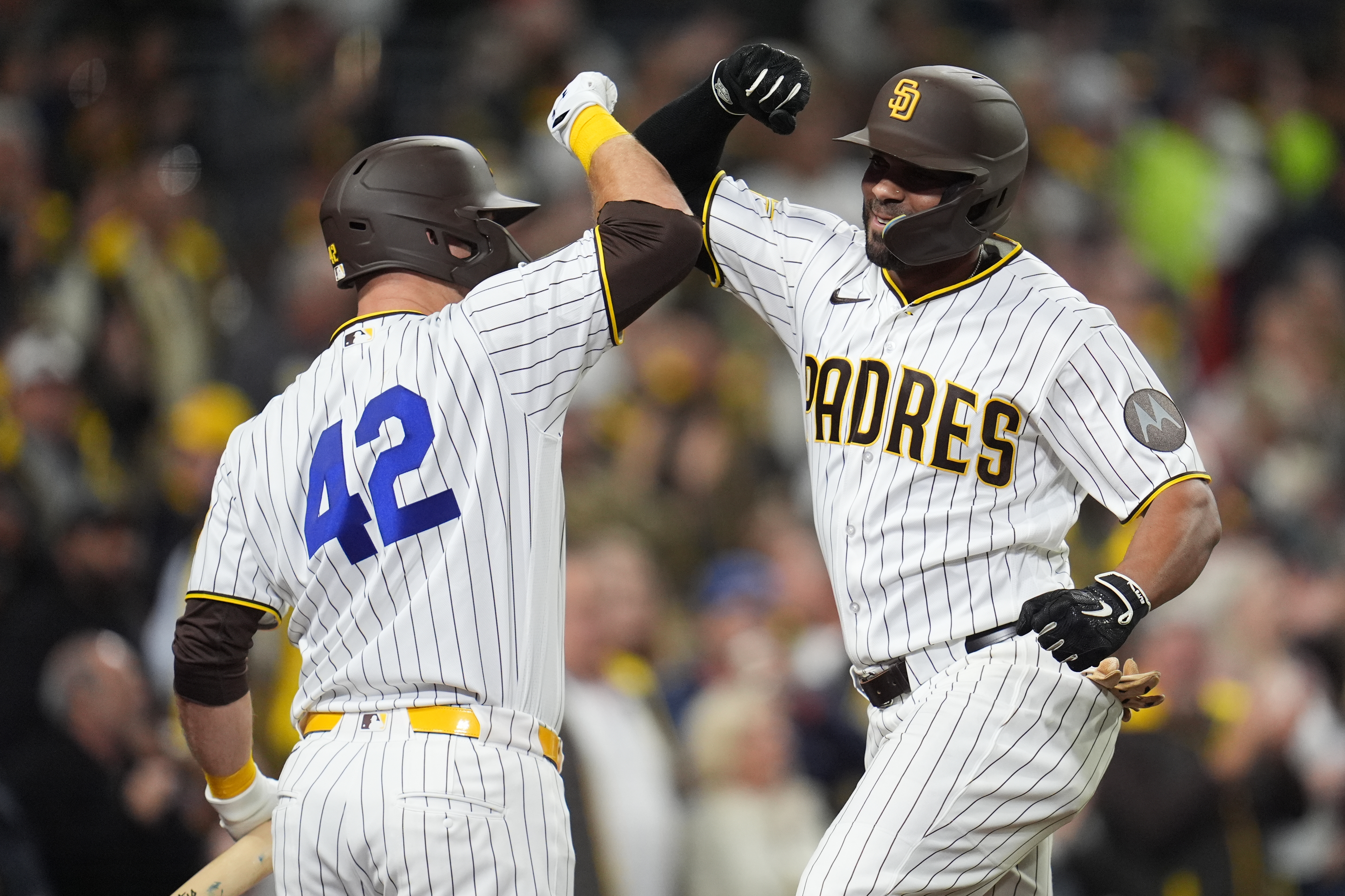 M's suffer brutal 9-inning meltdown in loss to Padres