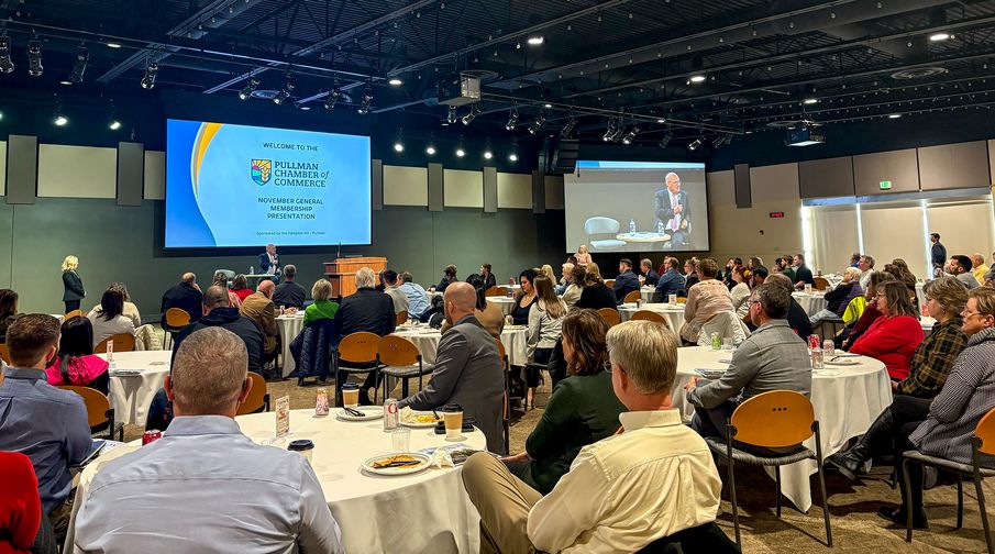 In Pullman keynote, Schweitzer encourages political engagement