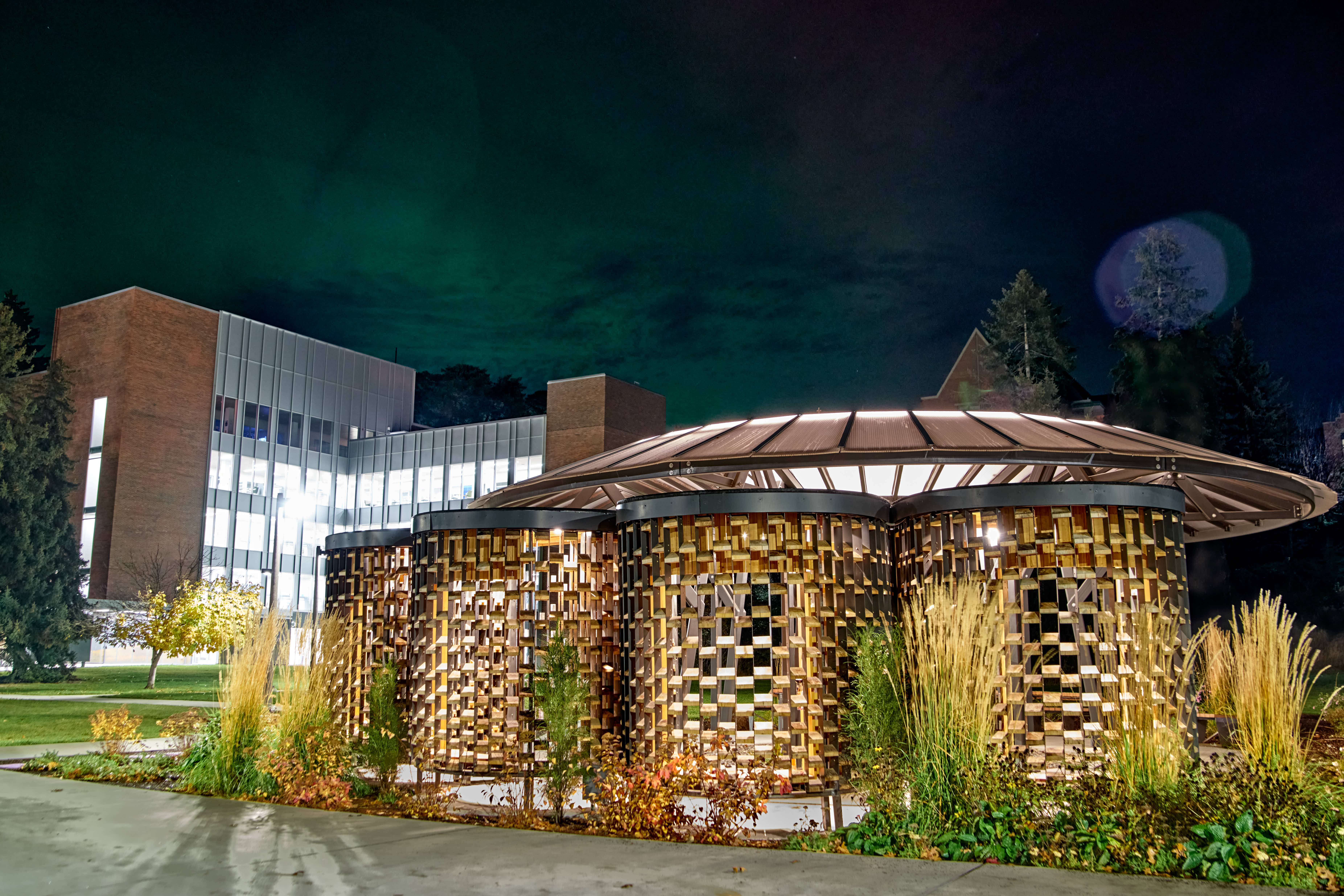 Silence says it all: Victims of Moscow murders remembered on three