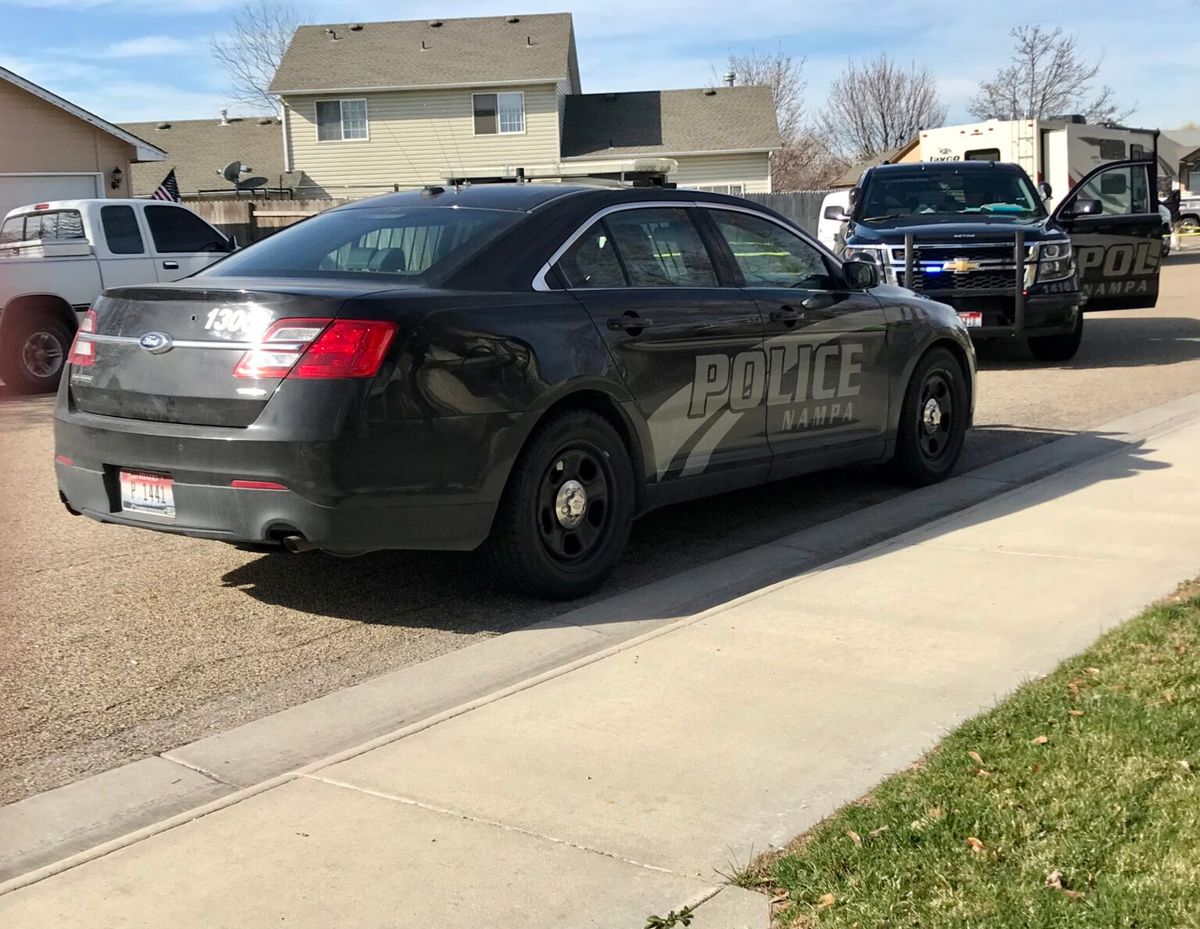 Bill would require local law to team with ICE