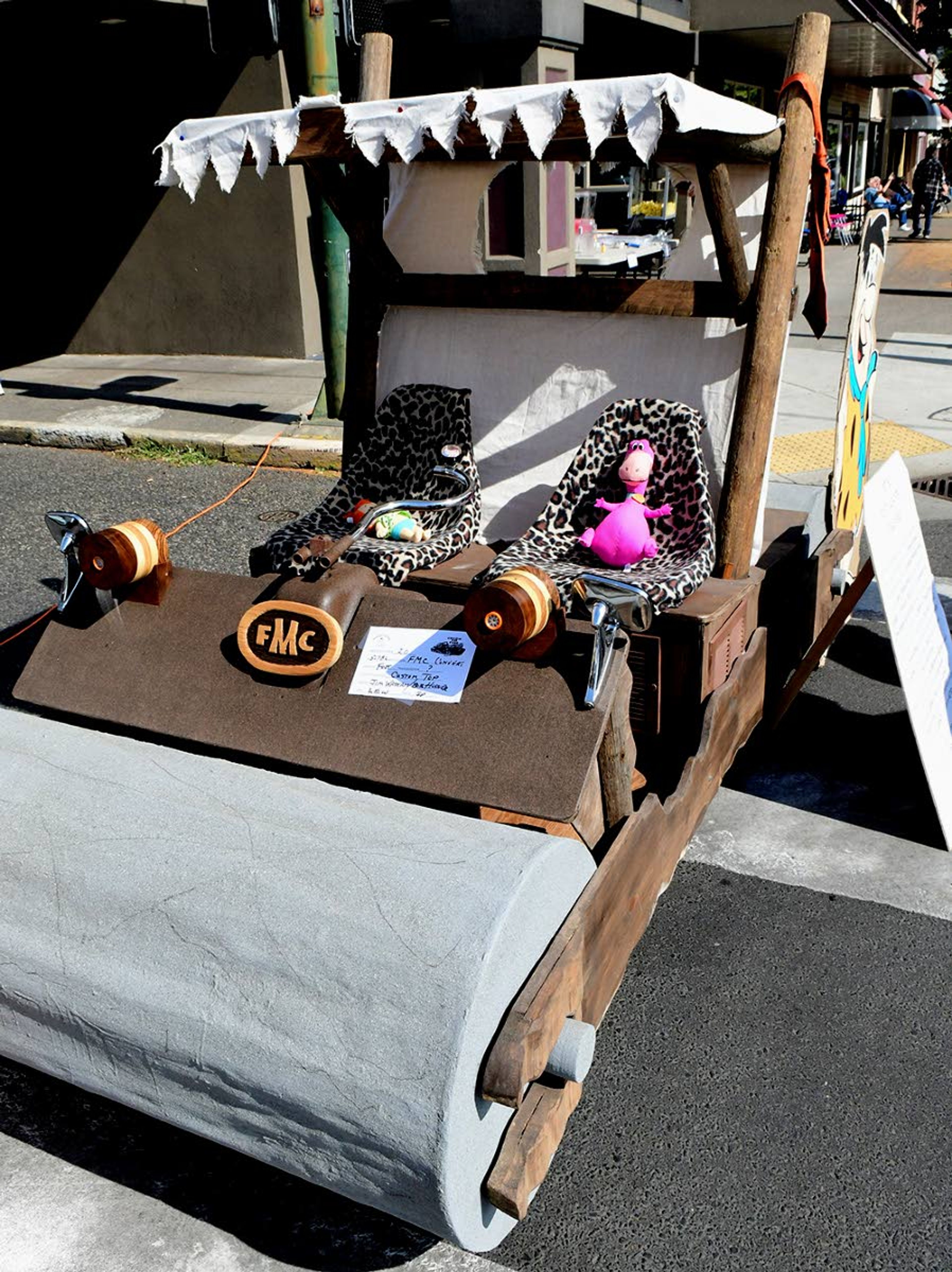 Jim Washam and Bob Hoover conconcted the idea for their Flintones car in a local bar.