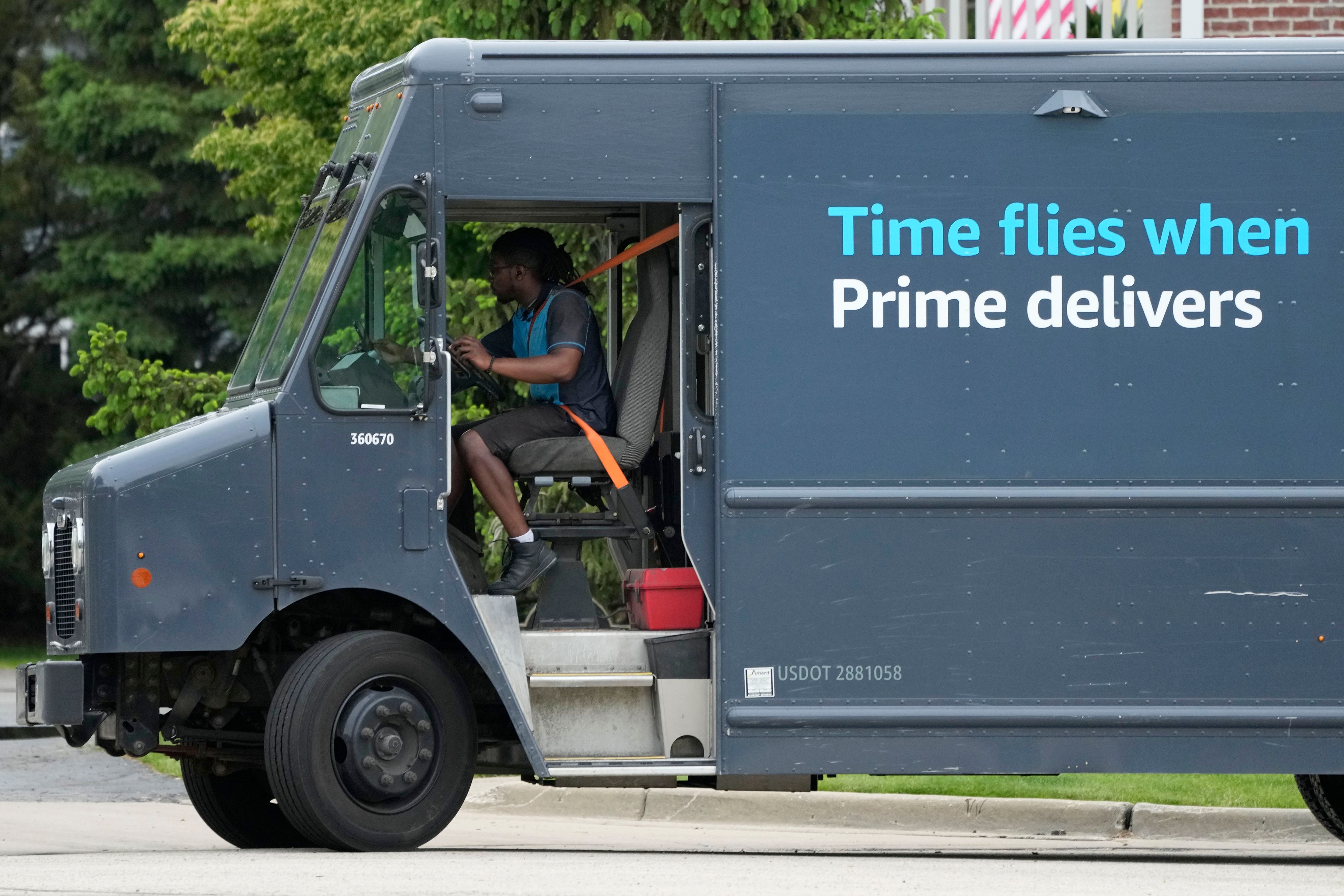 Amazon boosts pay for subcontracted delivery drivers amid union pressu...
