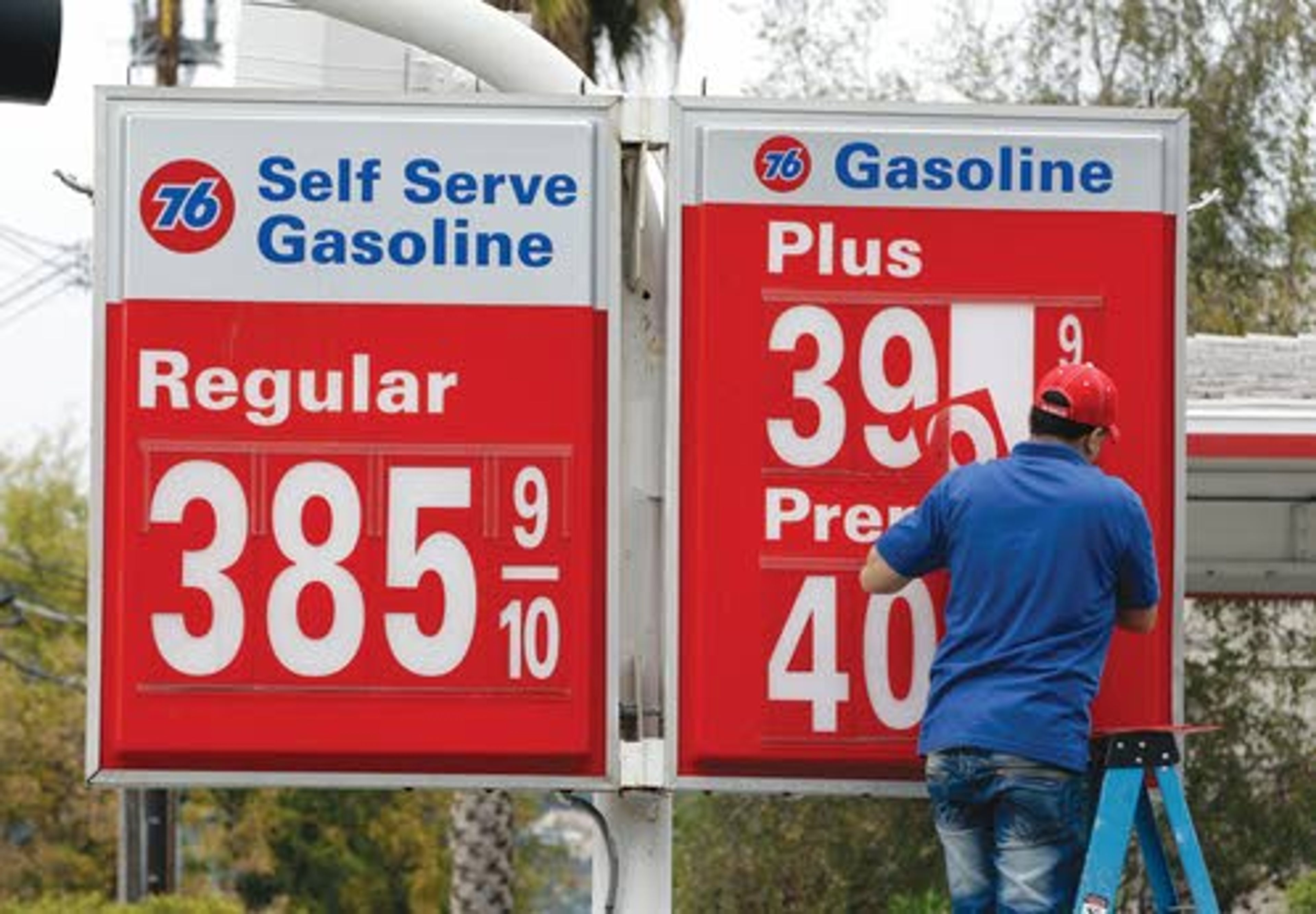 Fuel exports hit record, helping keep gas prices high in U.S.