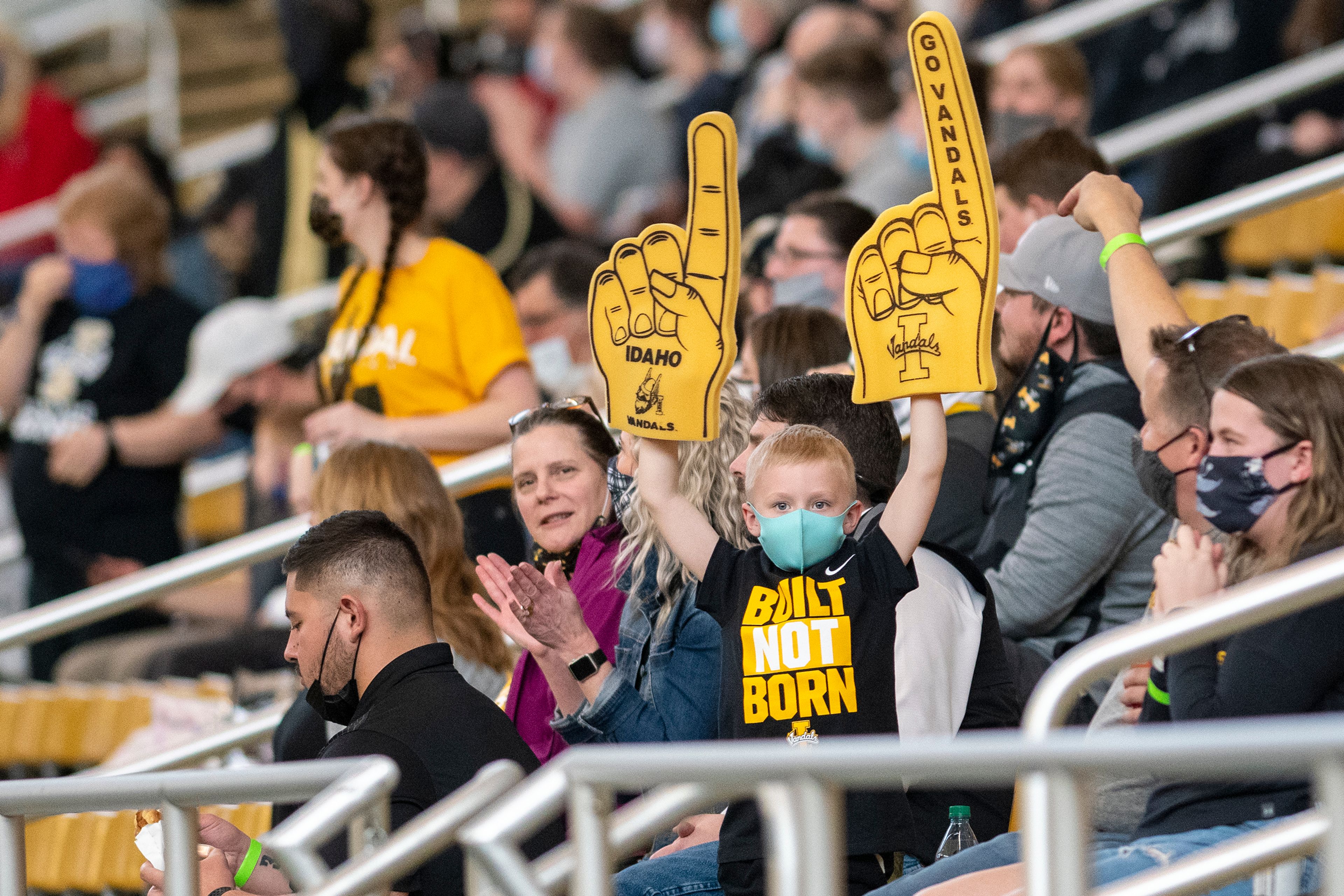 AREA ROUNDUP: Vandals announce football kickoff times for 2025