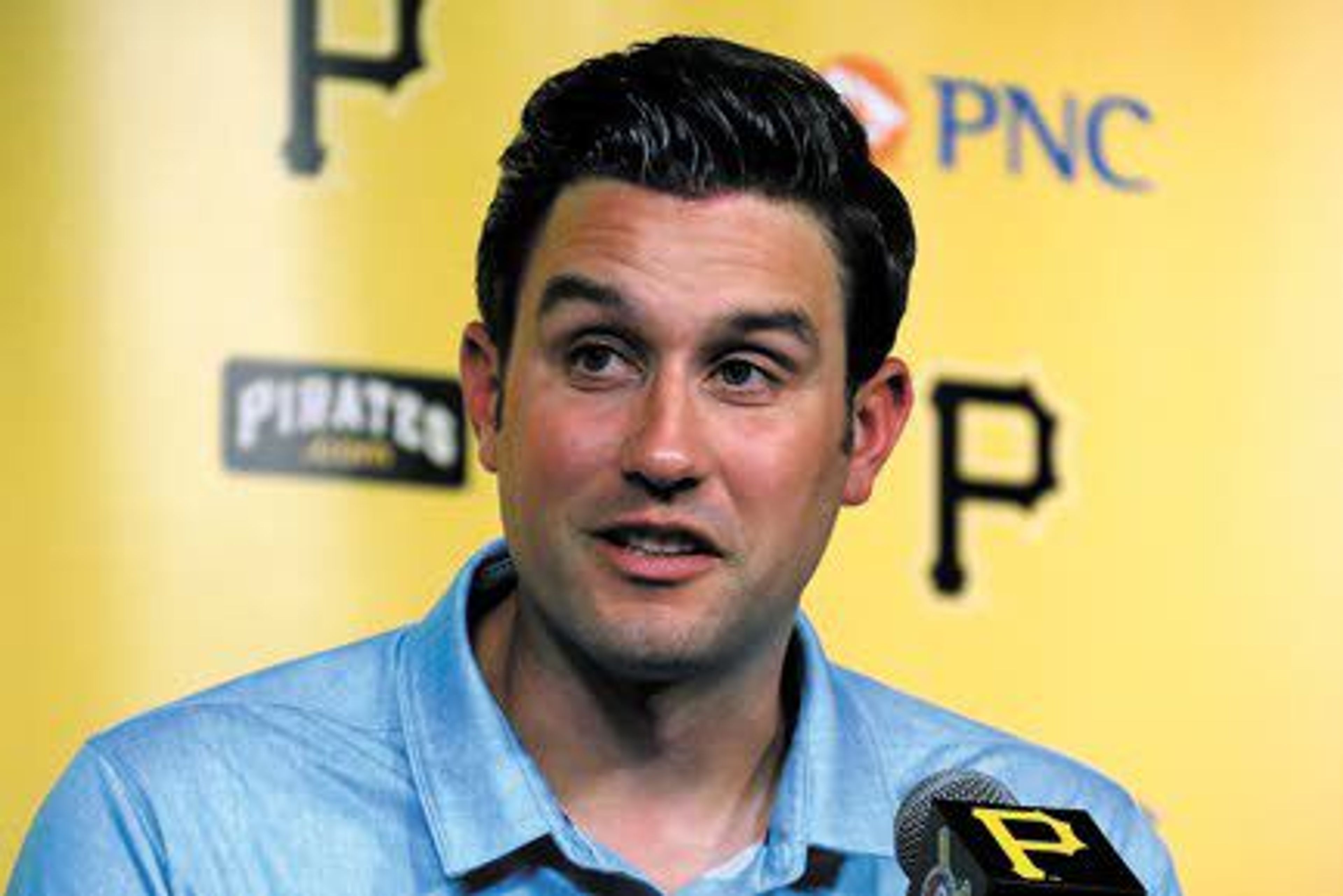 Ump intervenes as woman nears edge of bridge