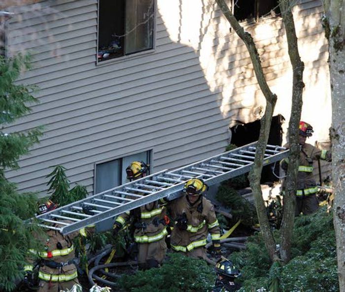 Man, four children die in apartment fire