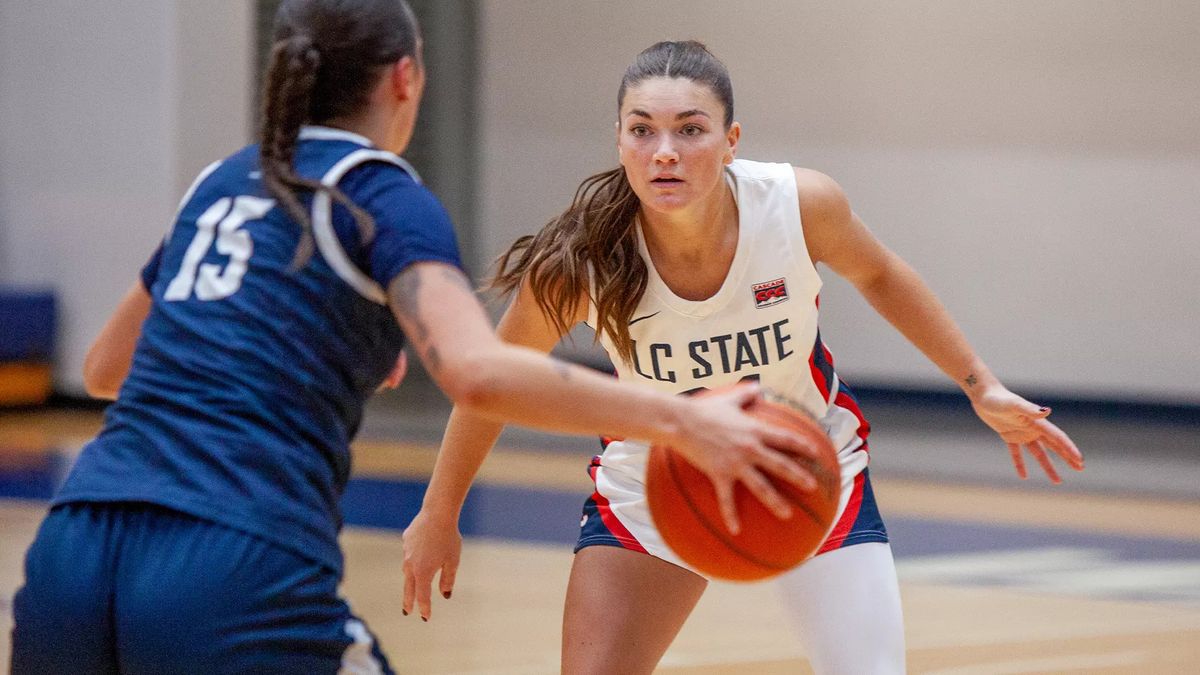 COLLEGE ROUNDUP: LC State women rally, stay unbeaten with 1-point victory