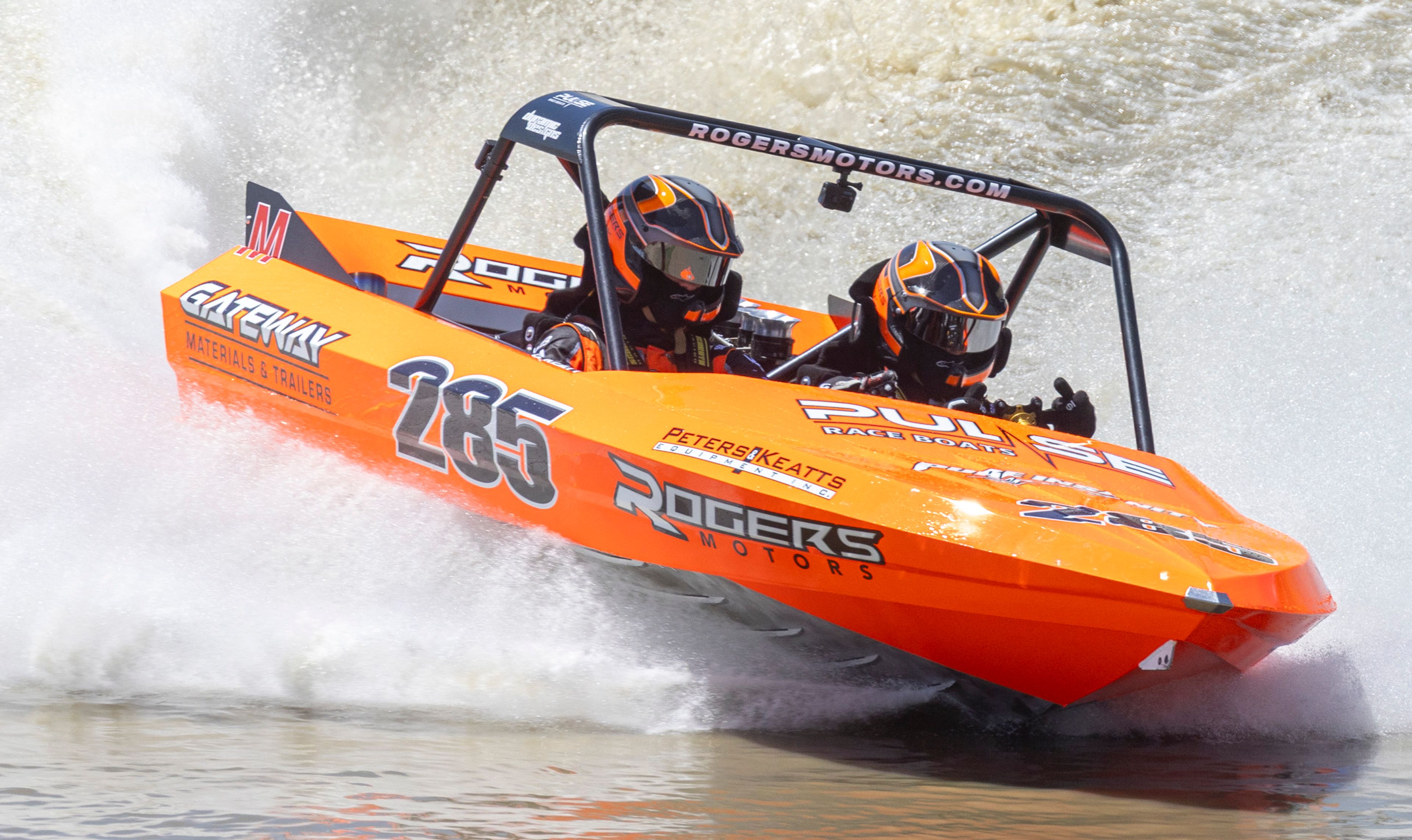 Sprint boat racing arrives with a splash