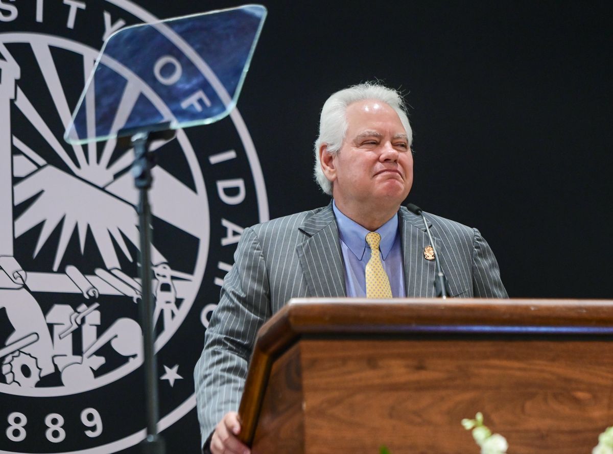 UPDATED AT 7:23 P.M.: UI President Scott Green to retire fol...