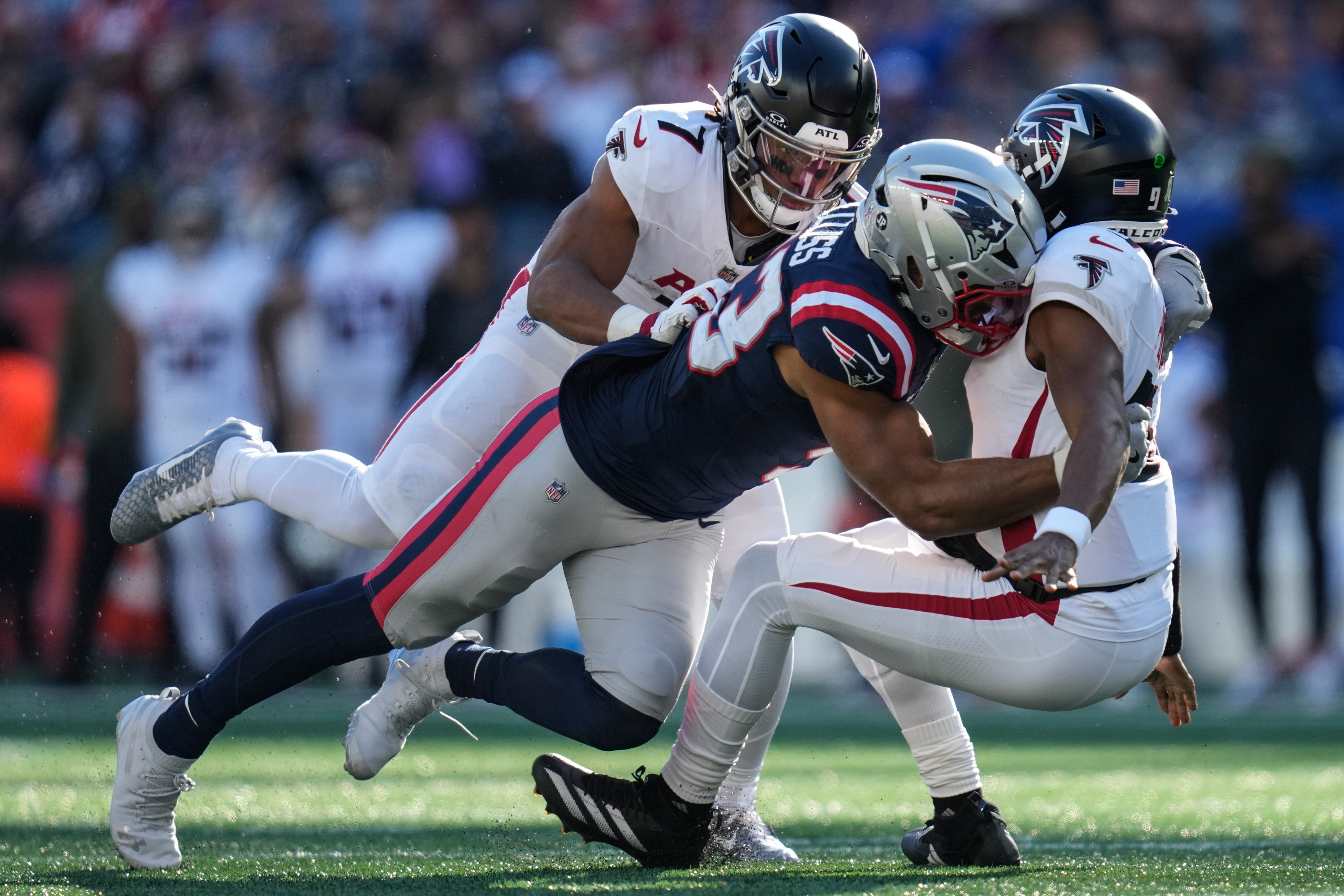 How They Fared: Christian Elliss’ Patriots top brother’s Falcons in latest ‘Elliss Bowl’ in NFL Week 9