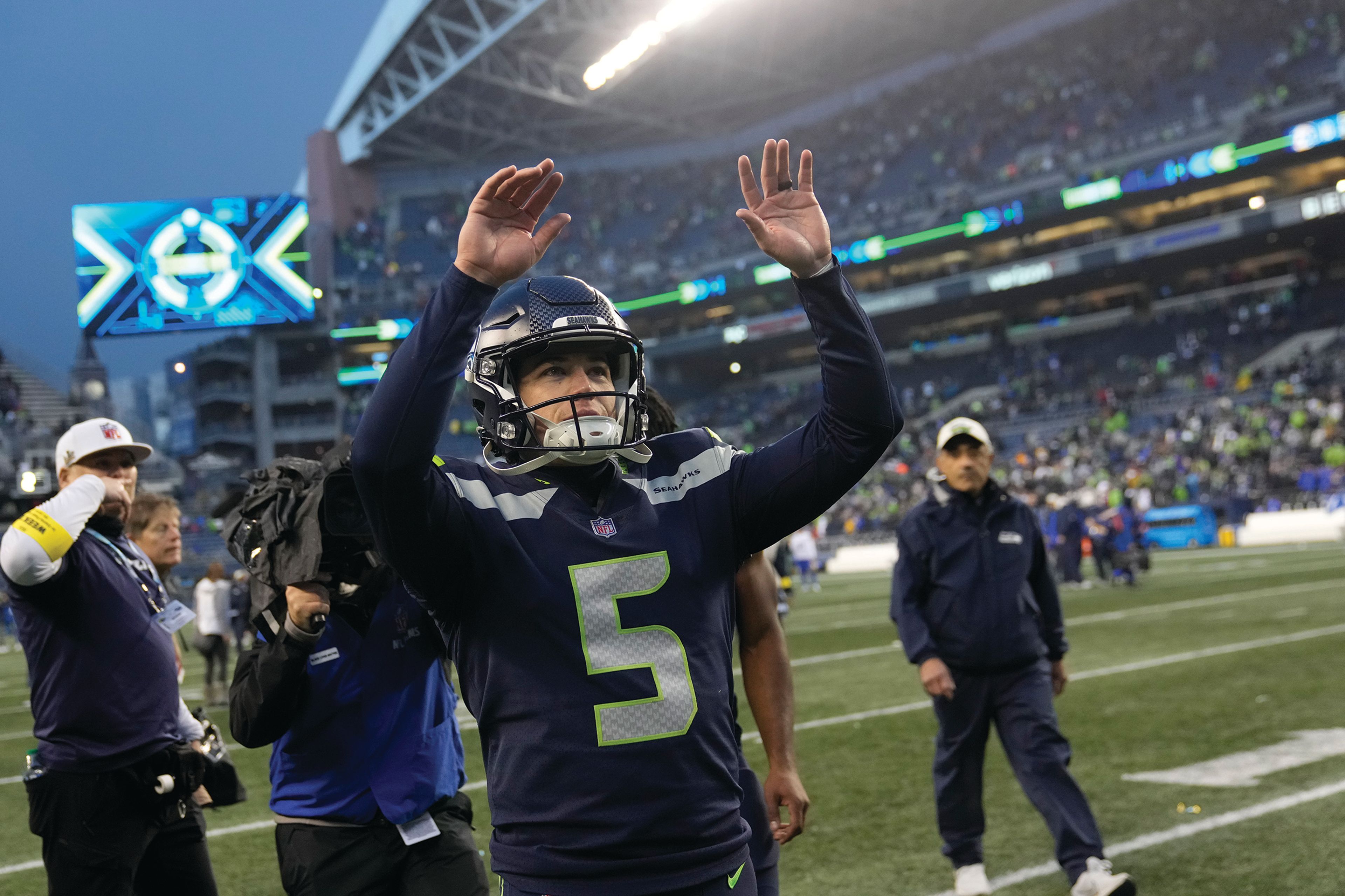 Seattle kicker Jason Myers signed a four-year contract to remain with the team Wednesday.