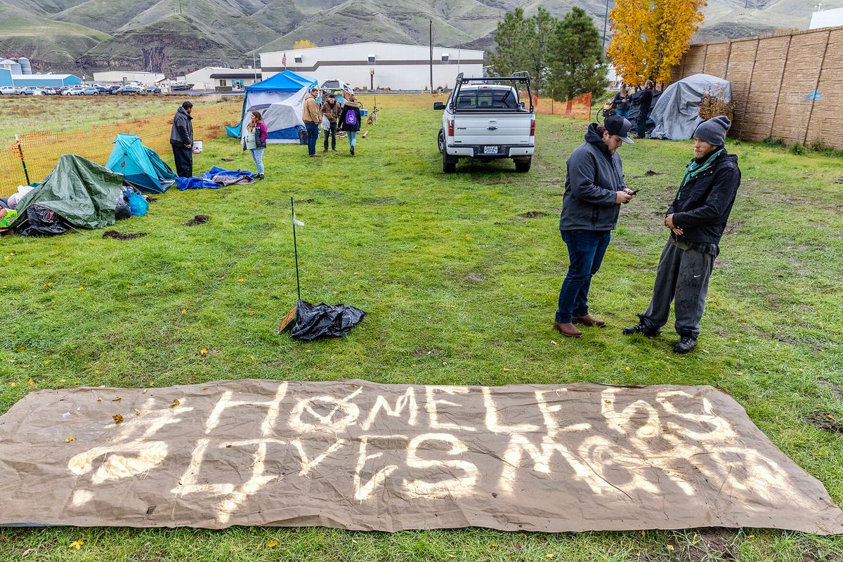 Walmart Homeless Homeless group moves to Clarkston property near Walmart