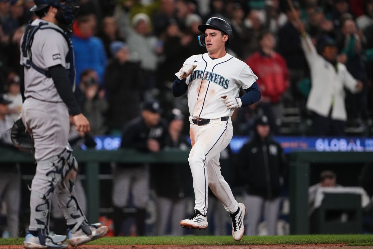 Mariners’ late rally falls short in loss to Yankees