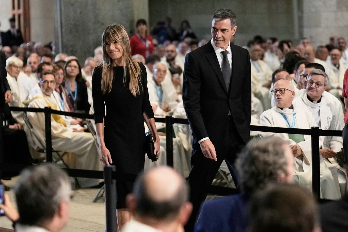 Sanchez isolated after Spain sparks fear of crisis