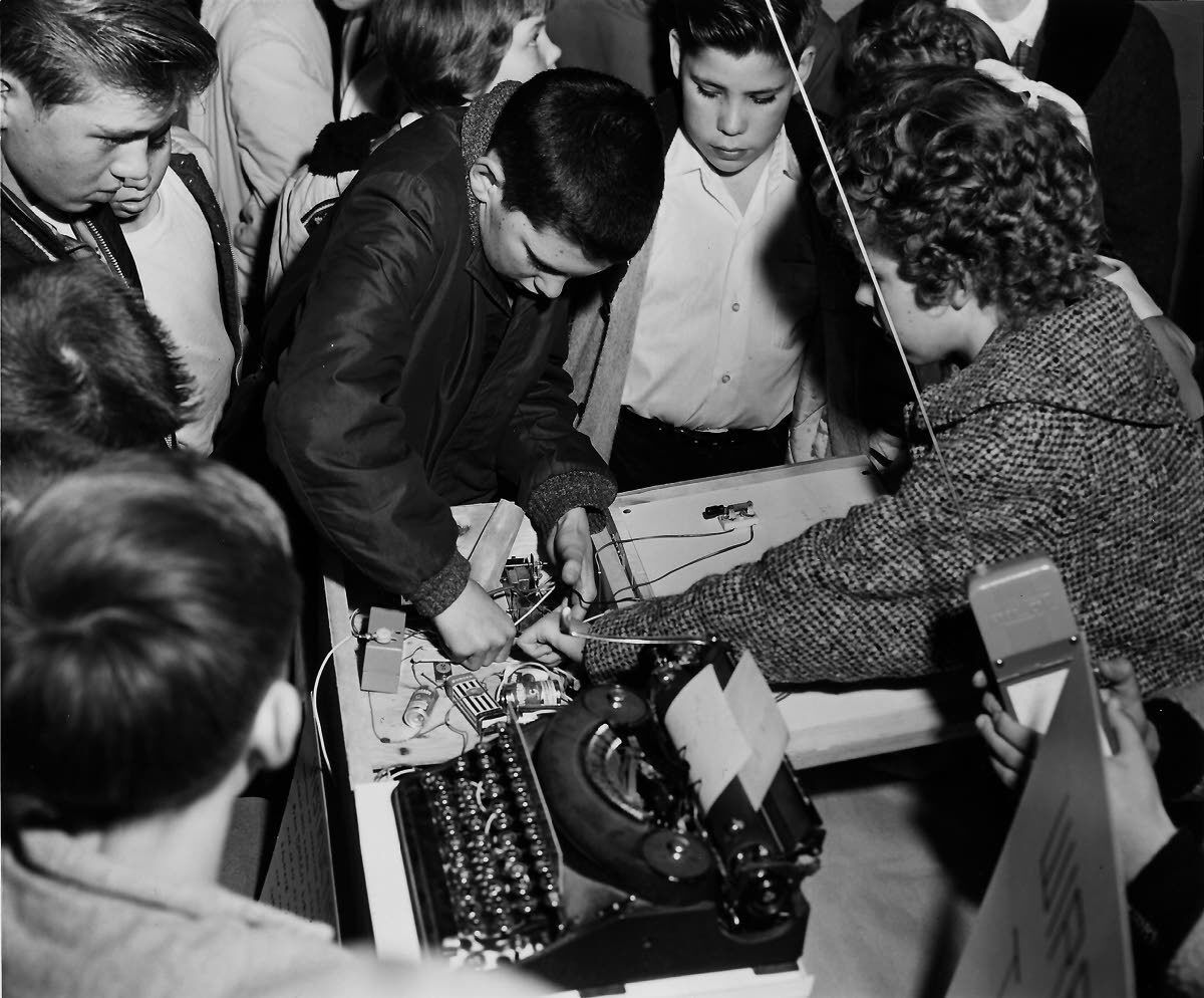 Blast from the Past / 1960: An early homemade computer?