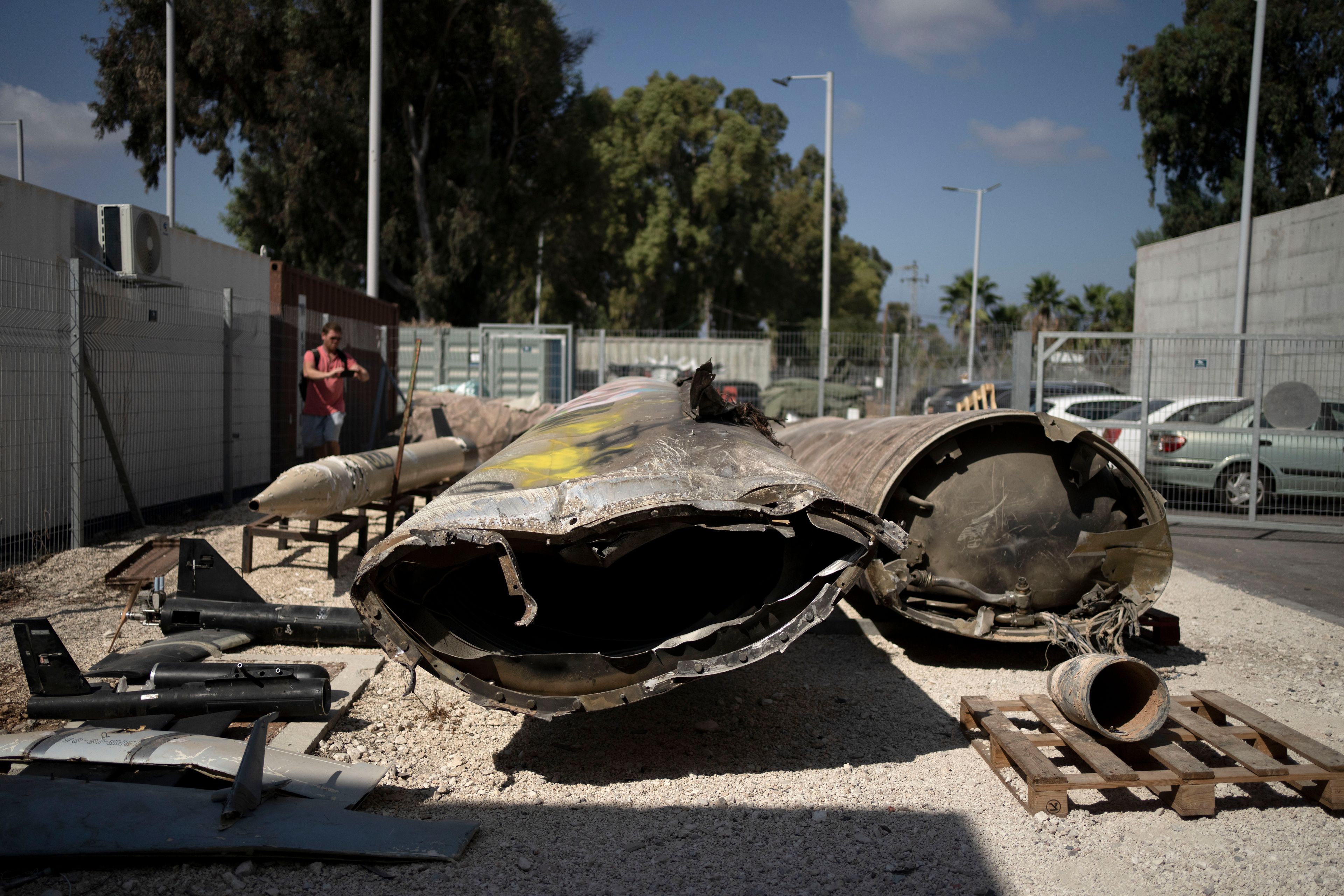 Israeli offensive in Gaza kills dozens and threatens hospitals