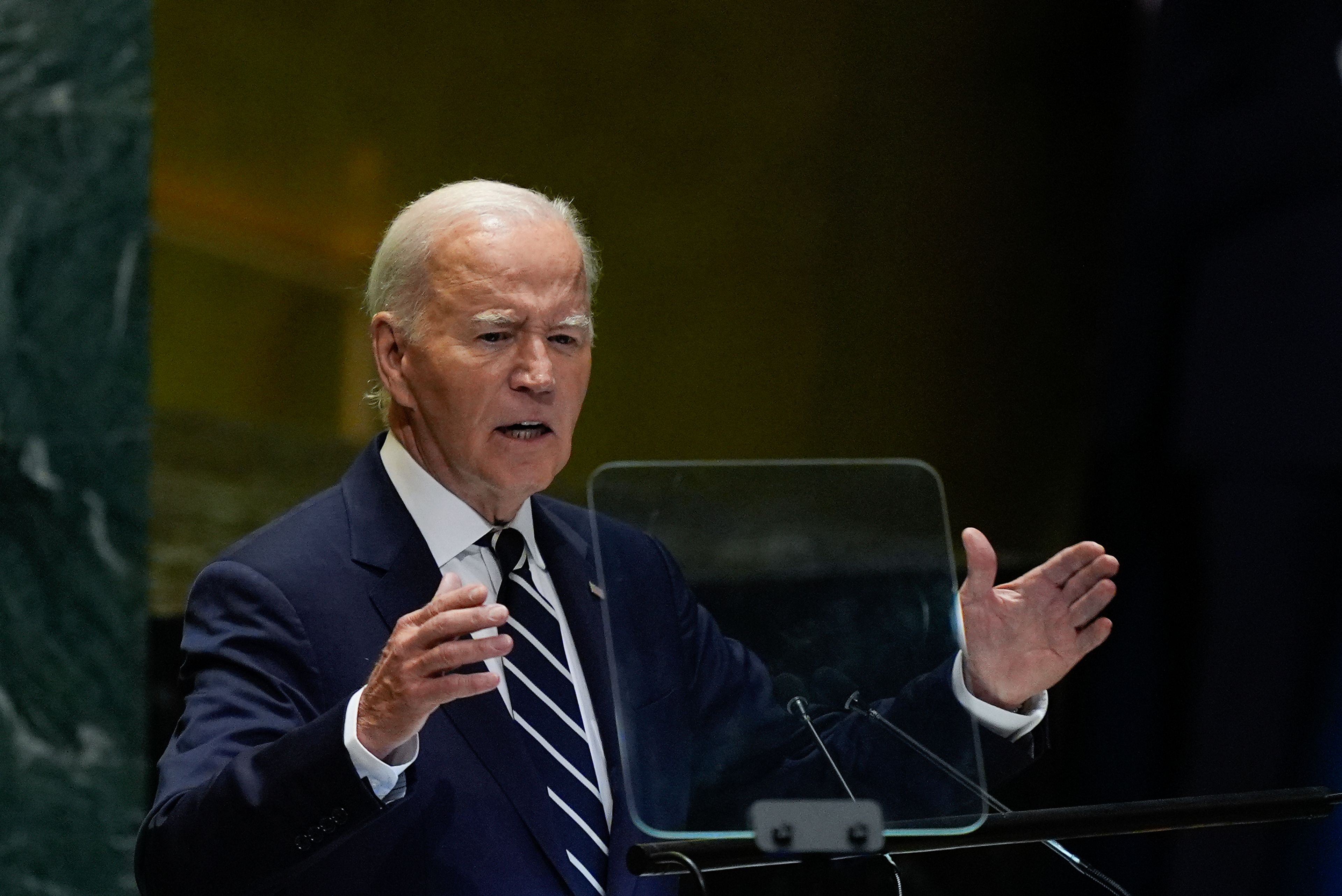 Biden says peace still possible in Mideast, Ukraine