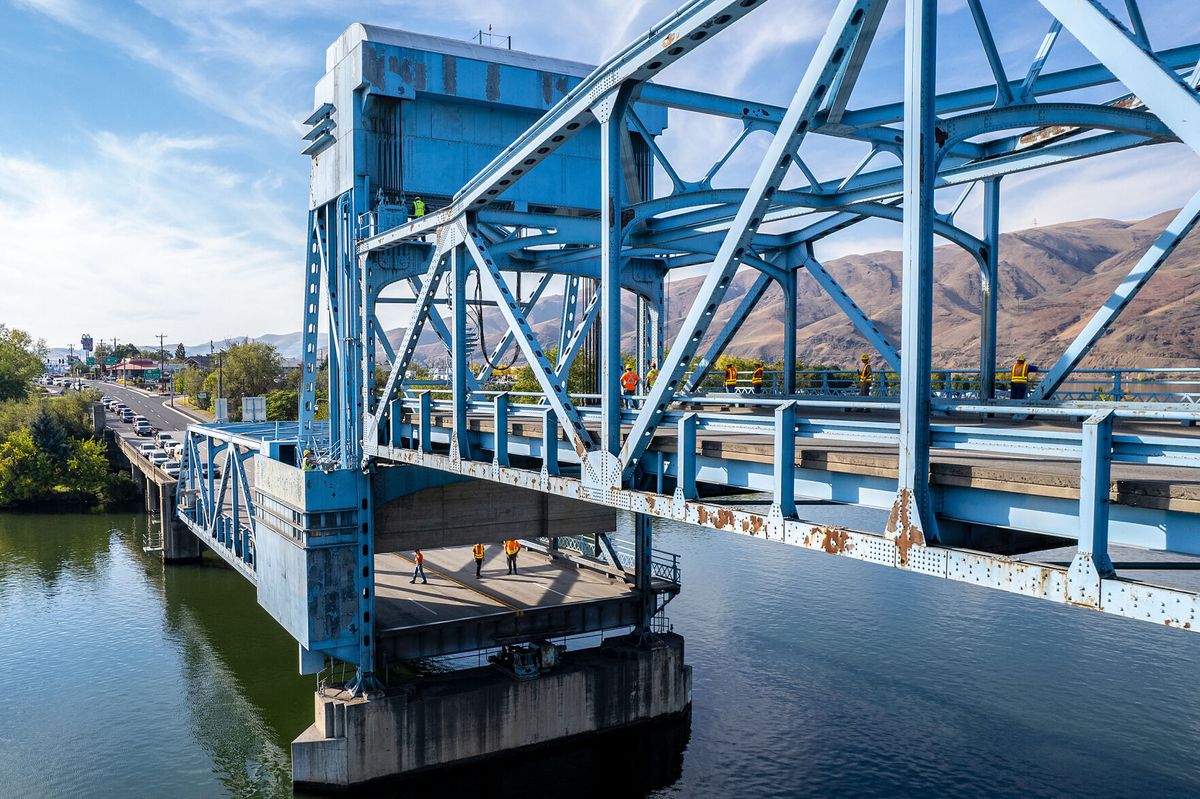 Photos: Bridge check