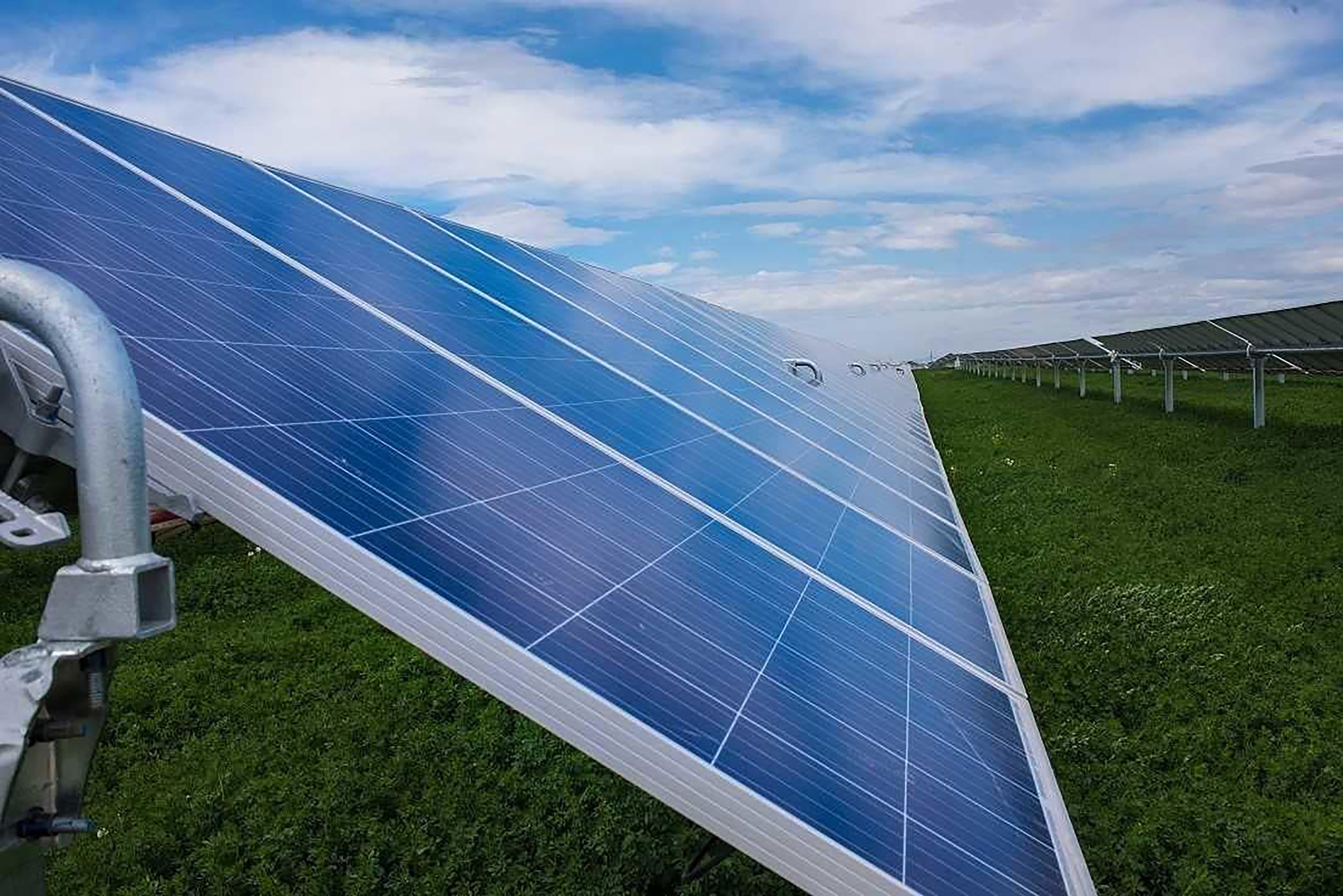 The Idaho State Board of Land Commissioners voted Tuesday to approve the first-ever lease for solar energy on state land. The PacifiCorp project will also include a wind farm on state and private land.