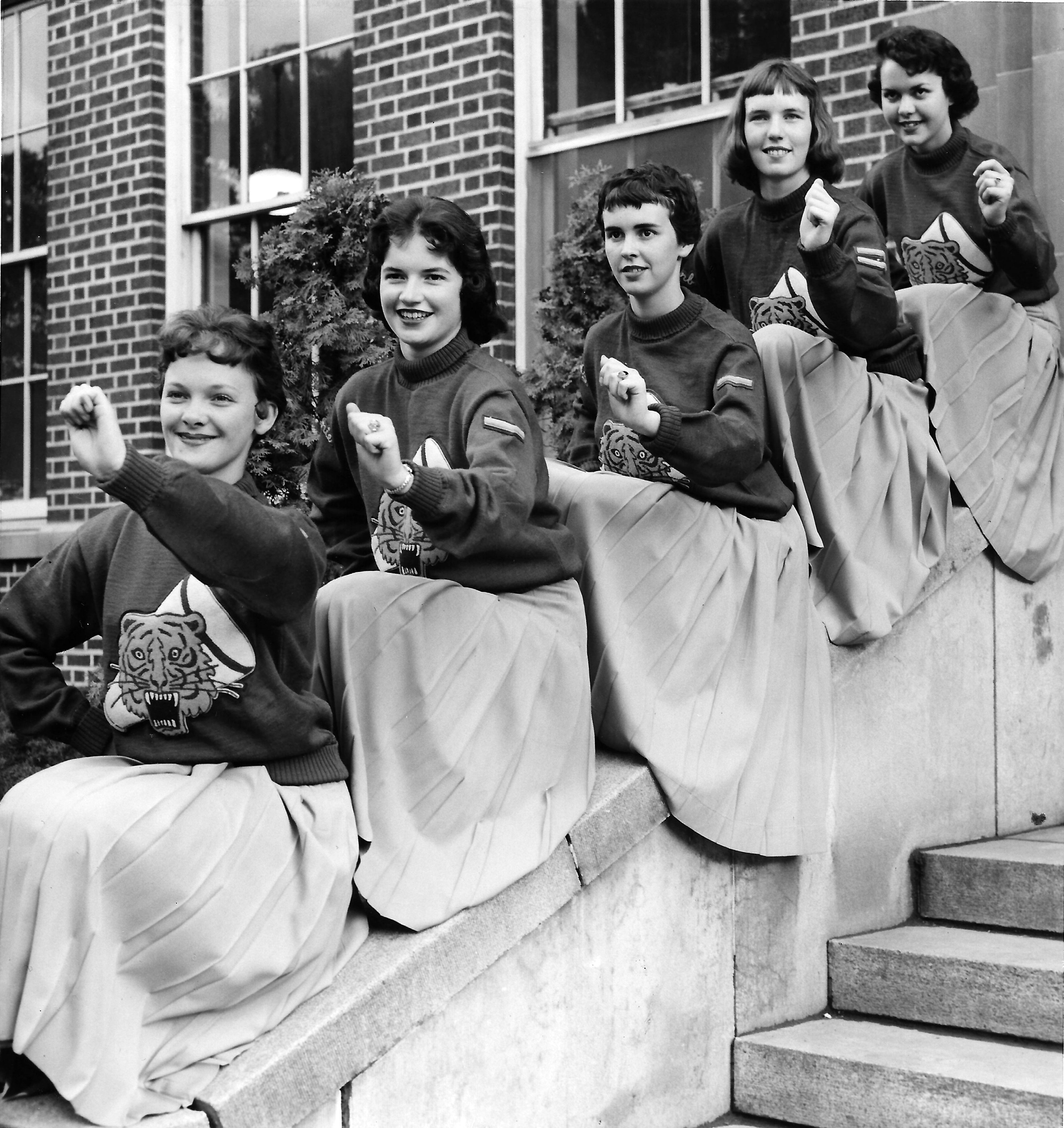 Blast from the Past / 1957: Ready to cheer for Lewiston High