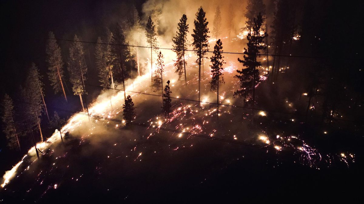 Rain helps crews battling fire near Ahsahka