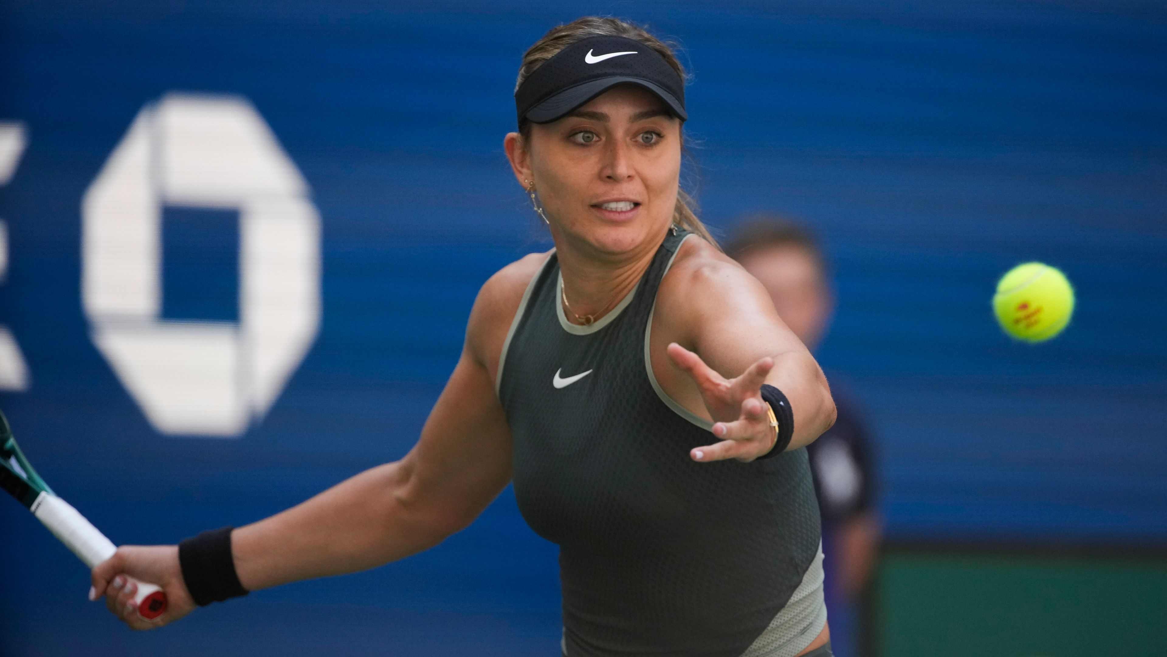 Paula Badosa, of Spain, returns a shot to Emma Navarro, of the United States, during the quarterfinals of the U.S. Open tennis championships, Tuesday, Sept. 3, 2024, in New York.