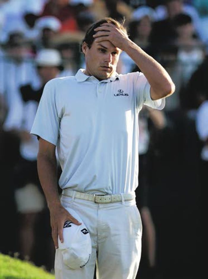 Virus can't throw Mickelson off course