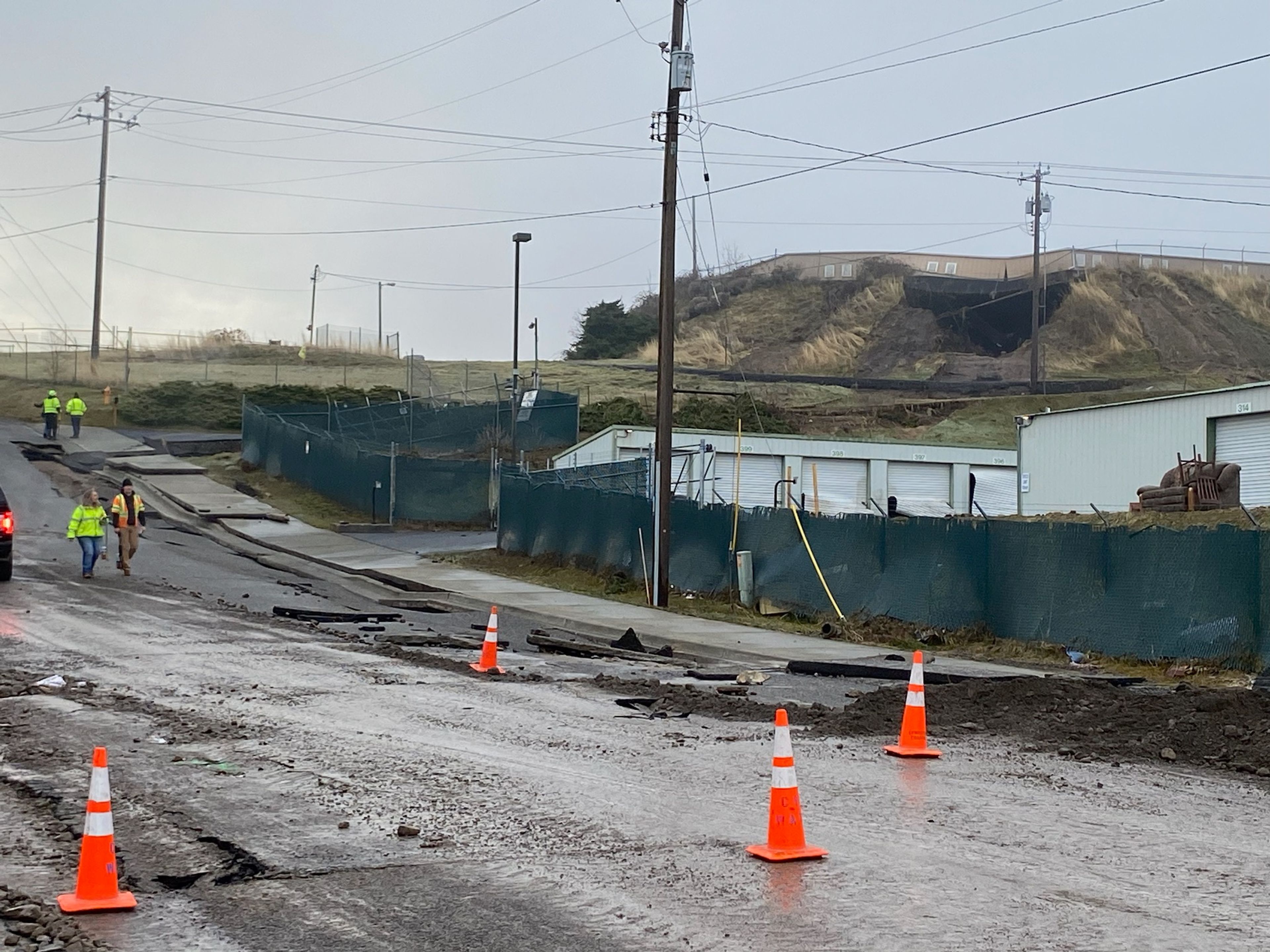 A city of Lewiston reservoir near 16th Avenue in the Sunset edition broke early in the morning Wednesday, sending water flooding into the road and several blocks north.