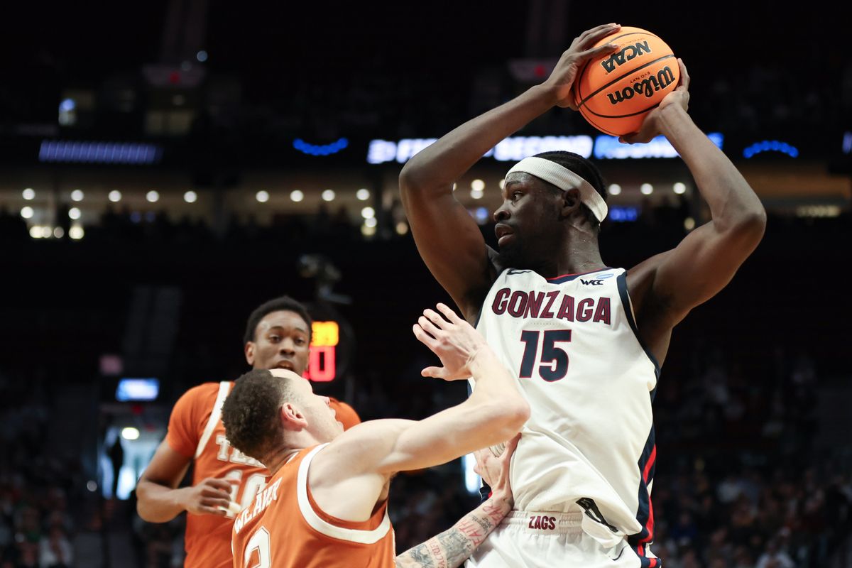 Texas makes key shots down the stretch, sends Gonzaga home with loss in the Round of 32