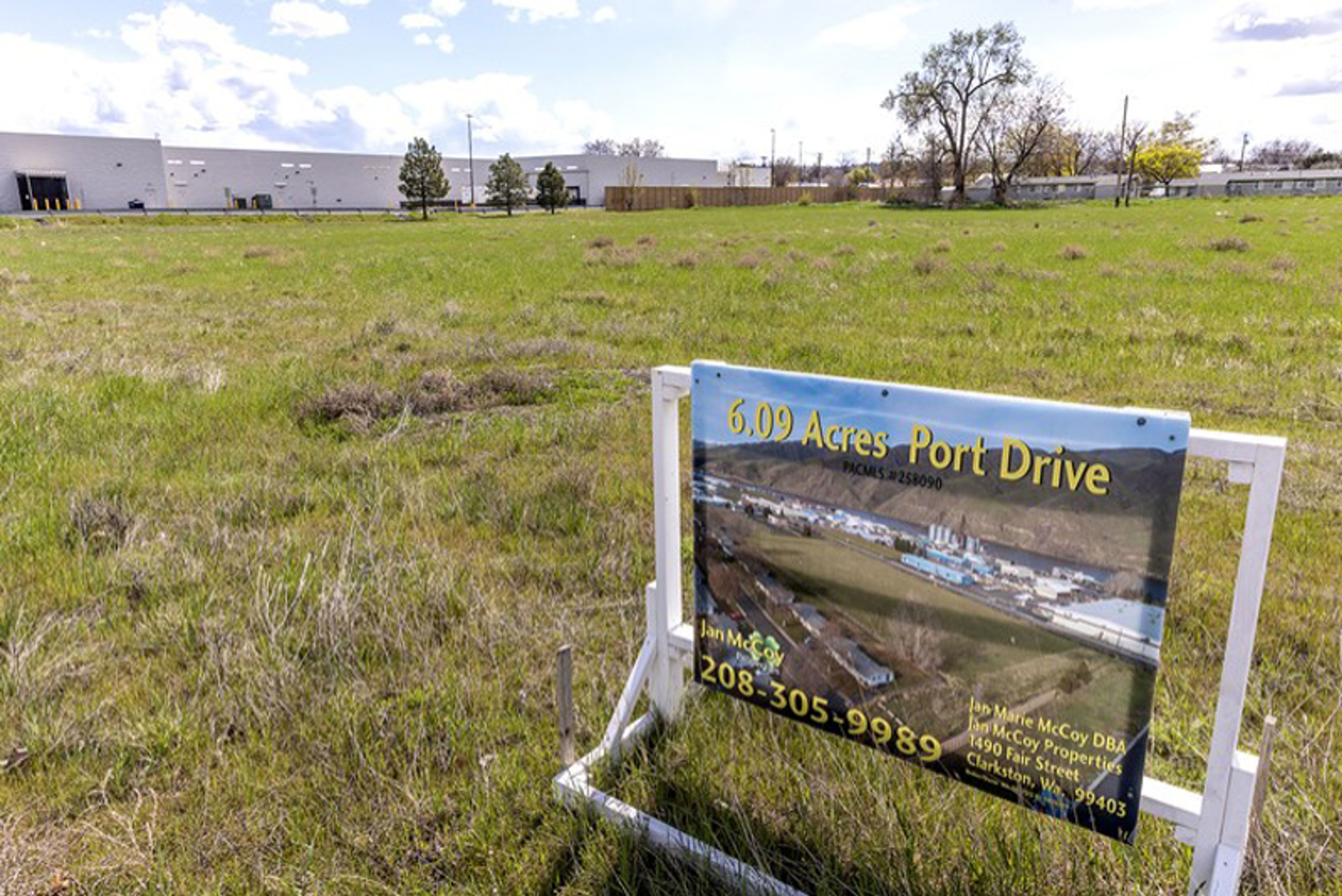 The site of a proposed apartment complex in Clarkston. 