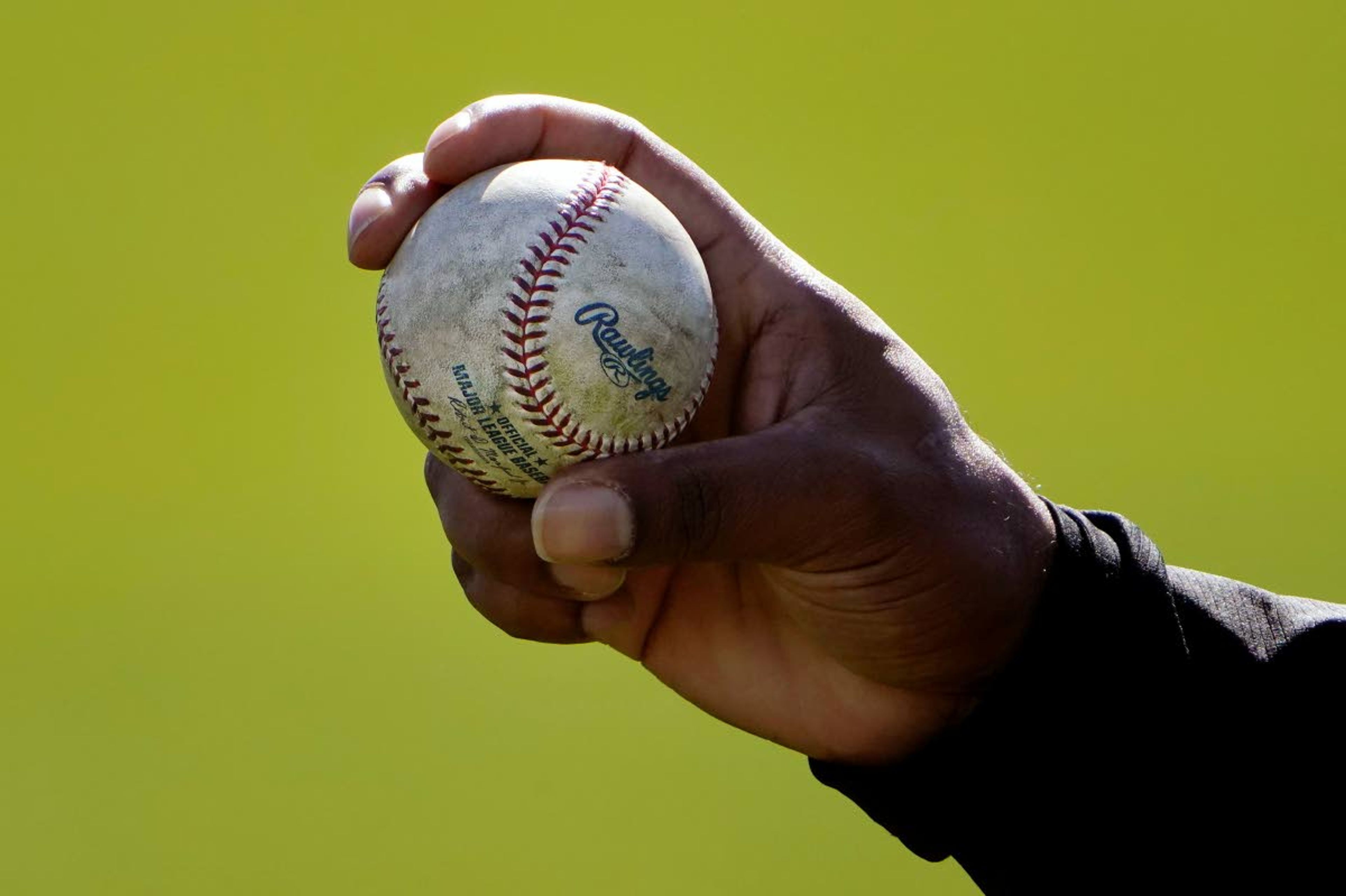 MLB threatens pitchers with 10game bans for altering balls