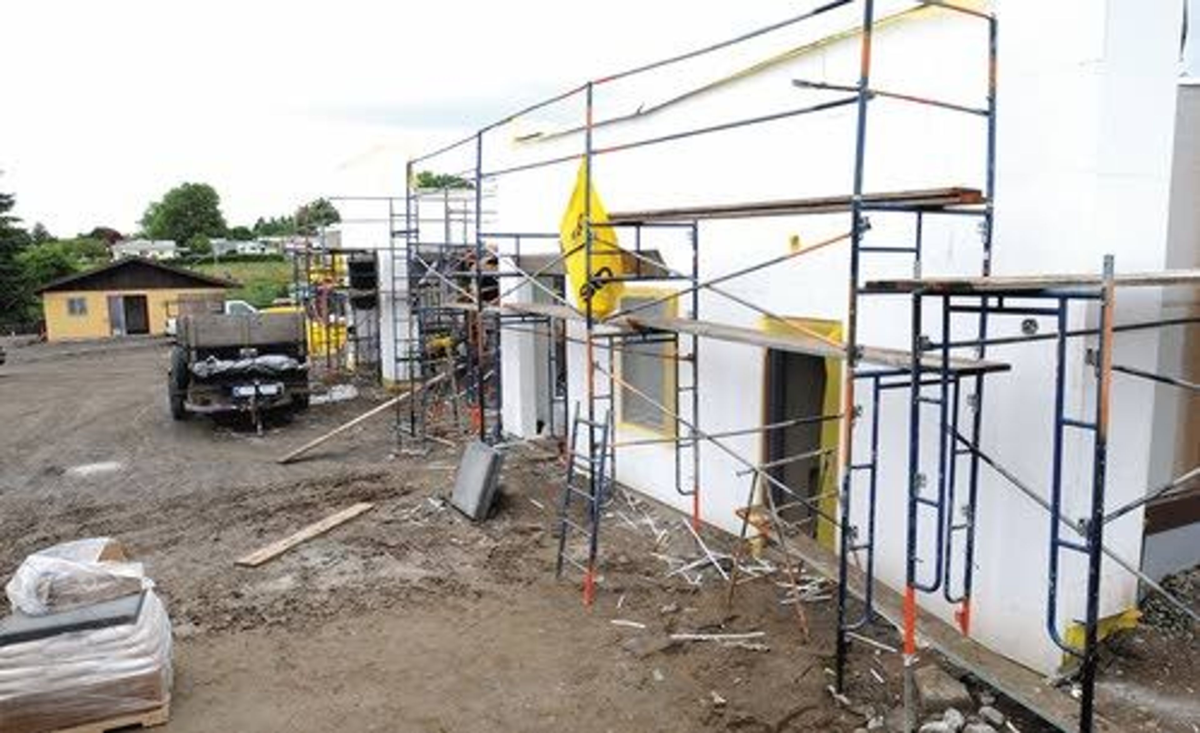 Work continues on a new dialysis center, which will be on 12th Avenue just off of 21st Street in Lewiston.