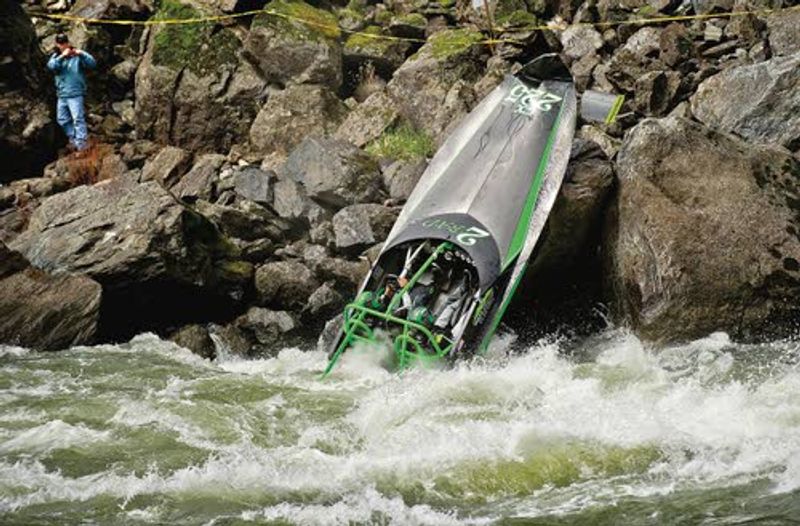 Lewiston racers hope to refloat their boat