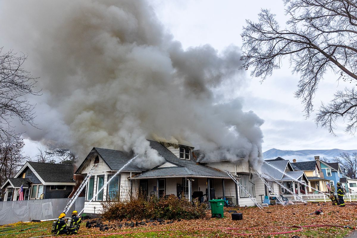 UPDATED AT 2:43 P.M.: House fire on Normal Hill causes giant...